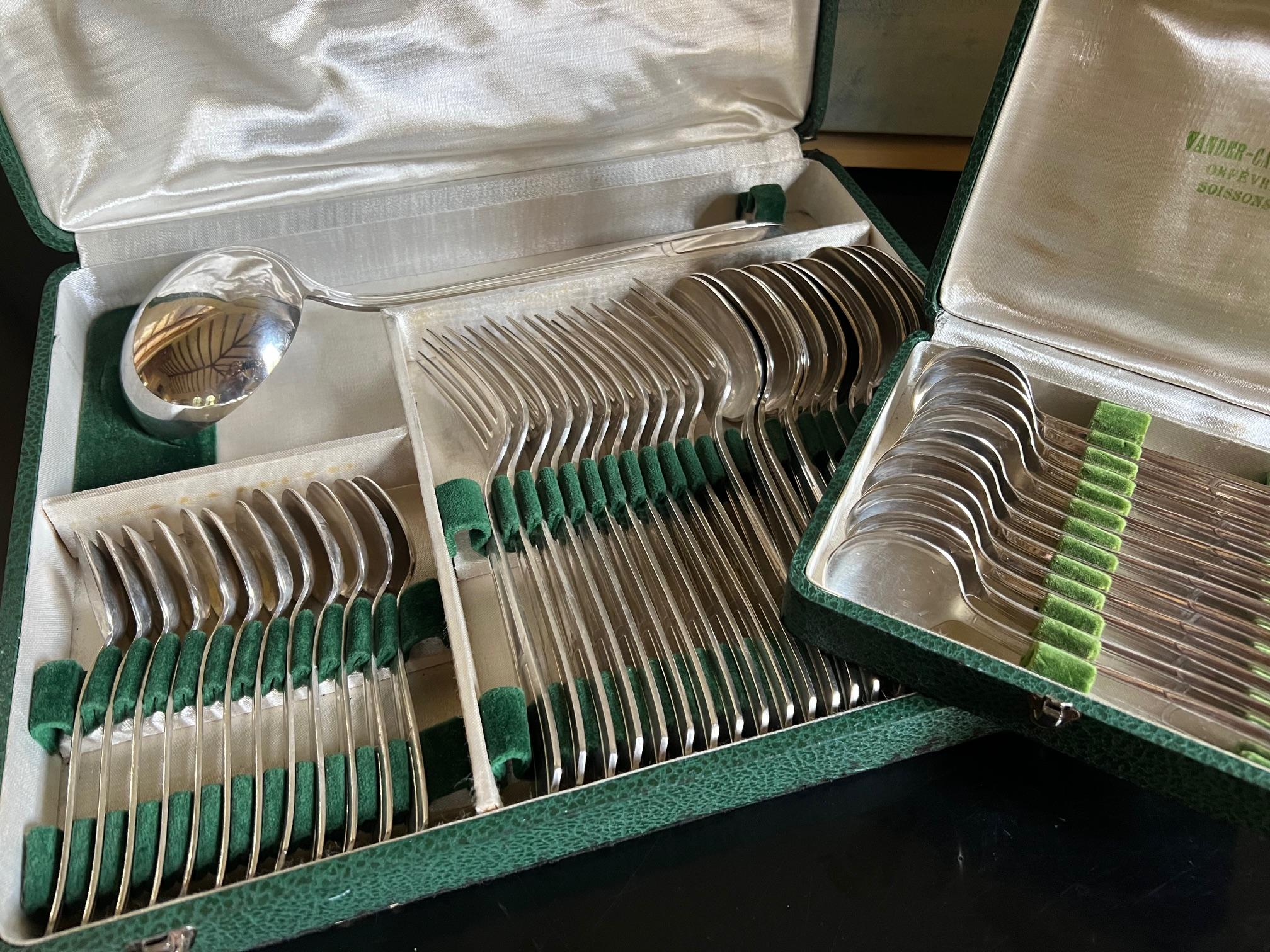 Placcato argento Francois Frionnet - Set di 49 posate in argento Art Deco, 1930 ca. in vendita