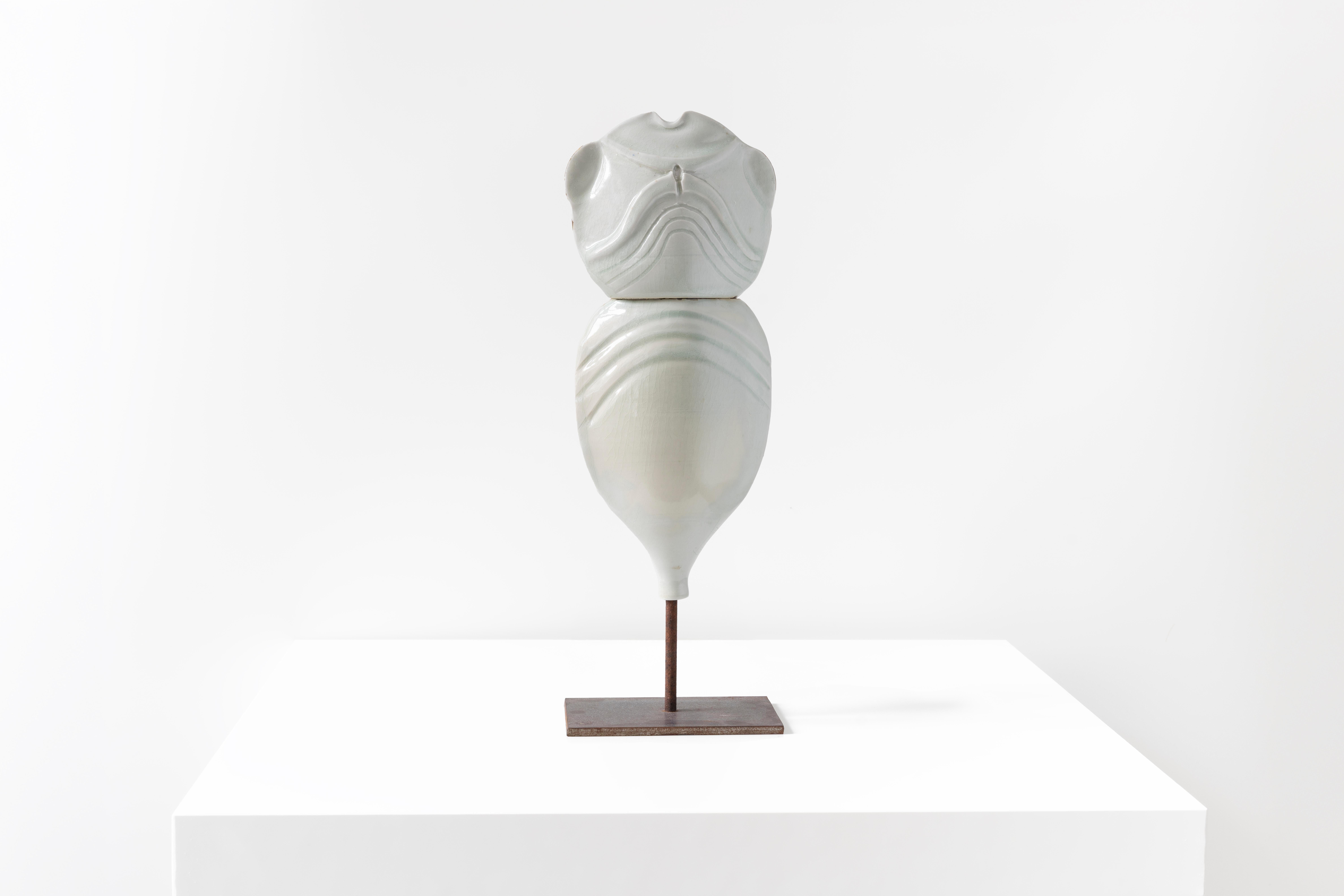 François Gueneau, Diseño francés, Escultura de porcelana del siglo XX, Firmado en Bueno estado para la venta en London, GB