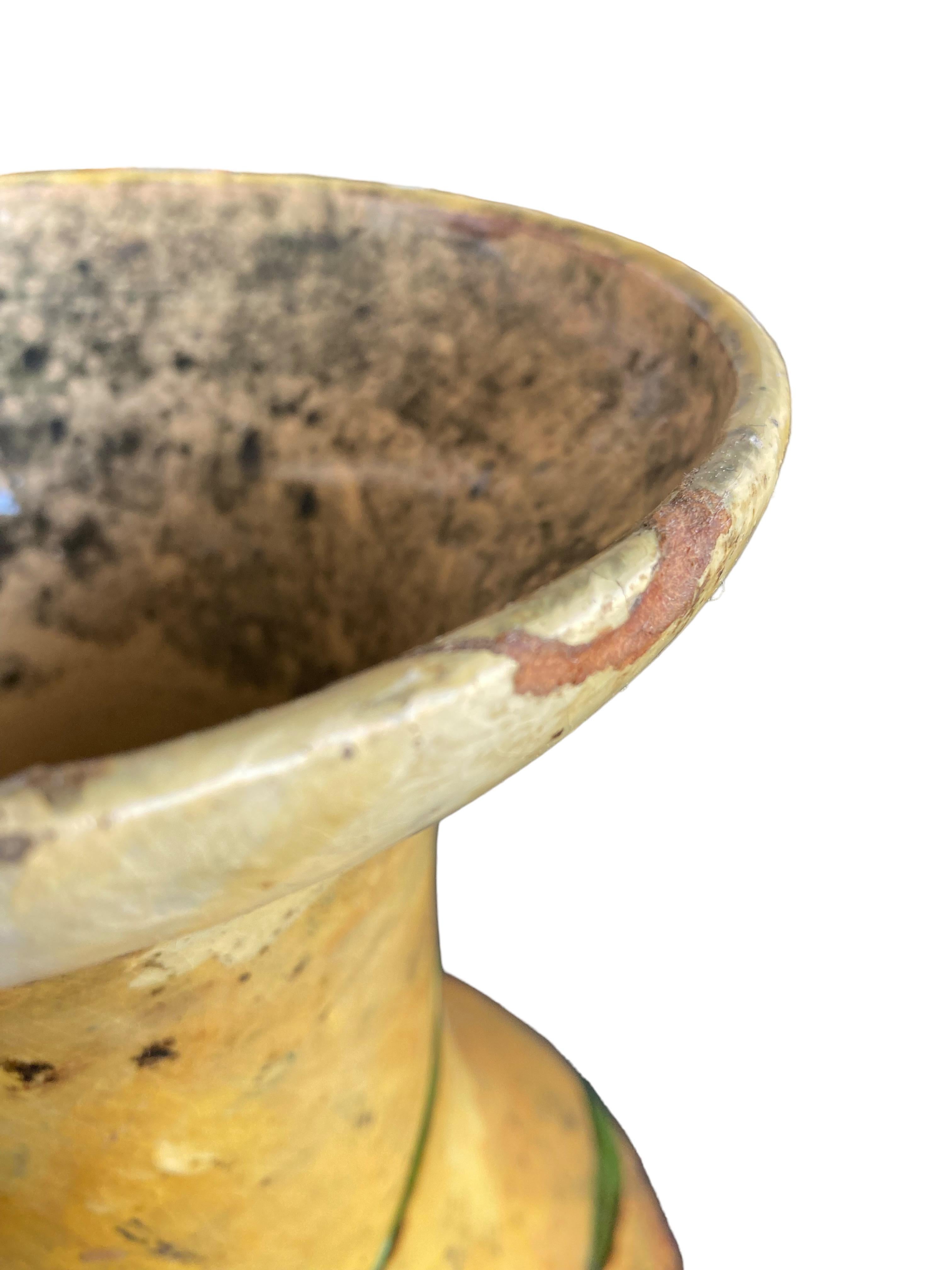 Vase du Musée Francois Laurin en forme de libellule, vers 1876 en vente 4