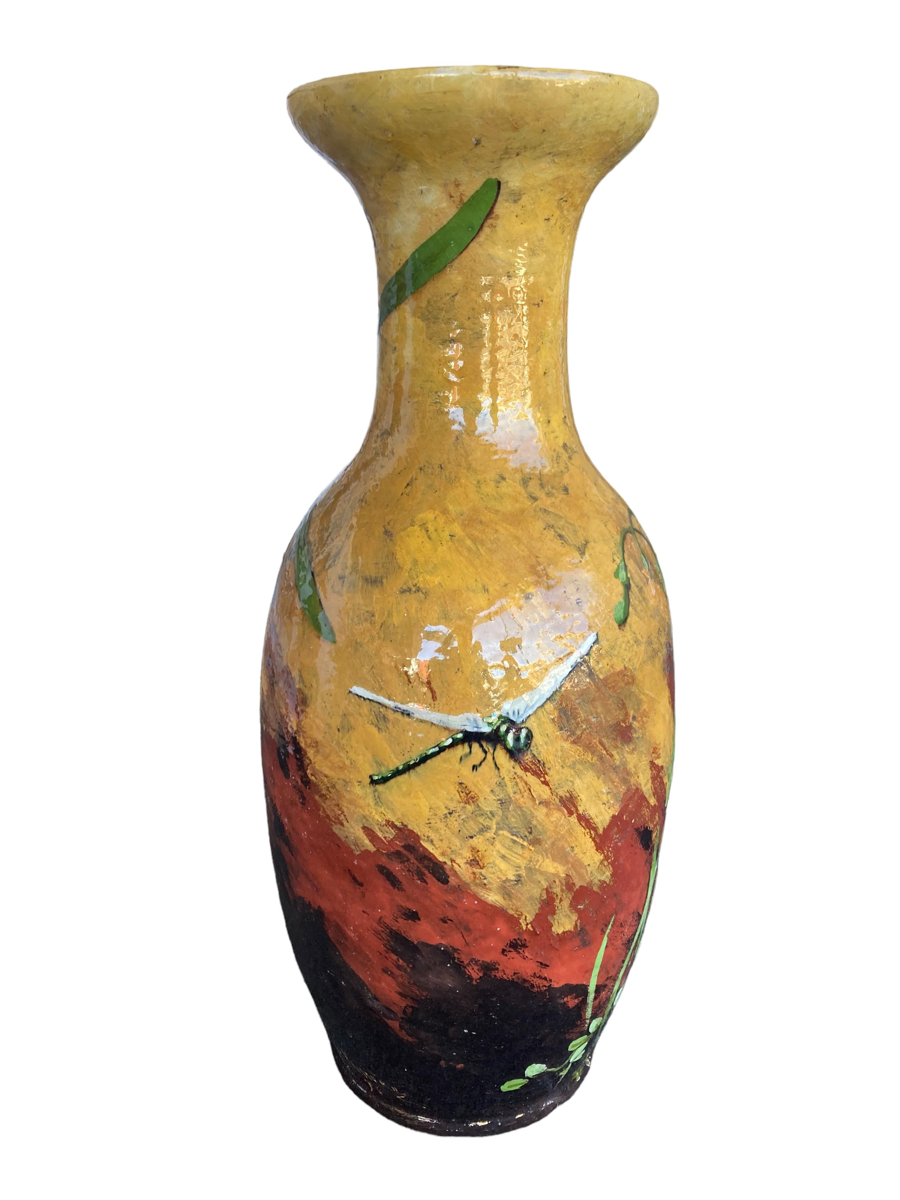 Vase du Musée Francois Laurin en forme de libellule, vers 1876 Bon état - En vente à San Diego, CA
