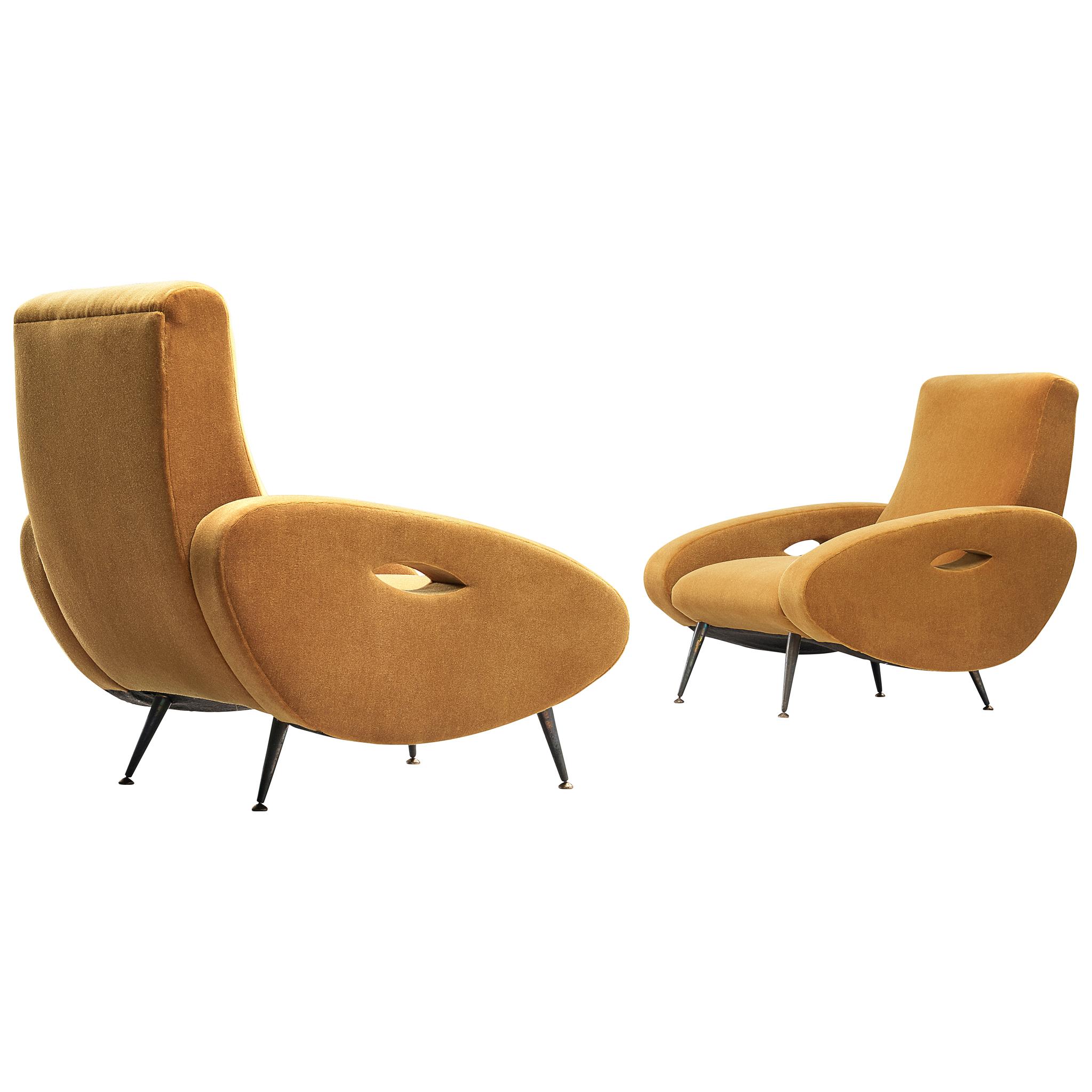Francois Letourneur for Maurice Mourra, pair of lounge chairs, fabric and brass, France, 1950s

Set of two lounge chairs which show a variety of well designed bold lines which provide each chair with an elegant look that reminds of the American
