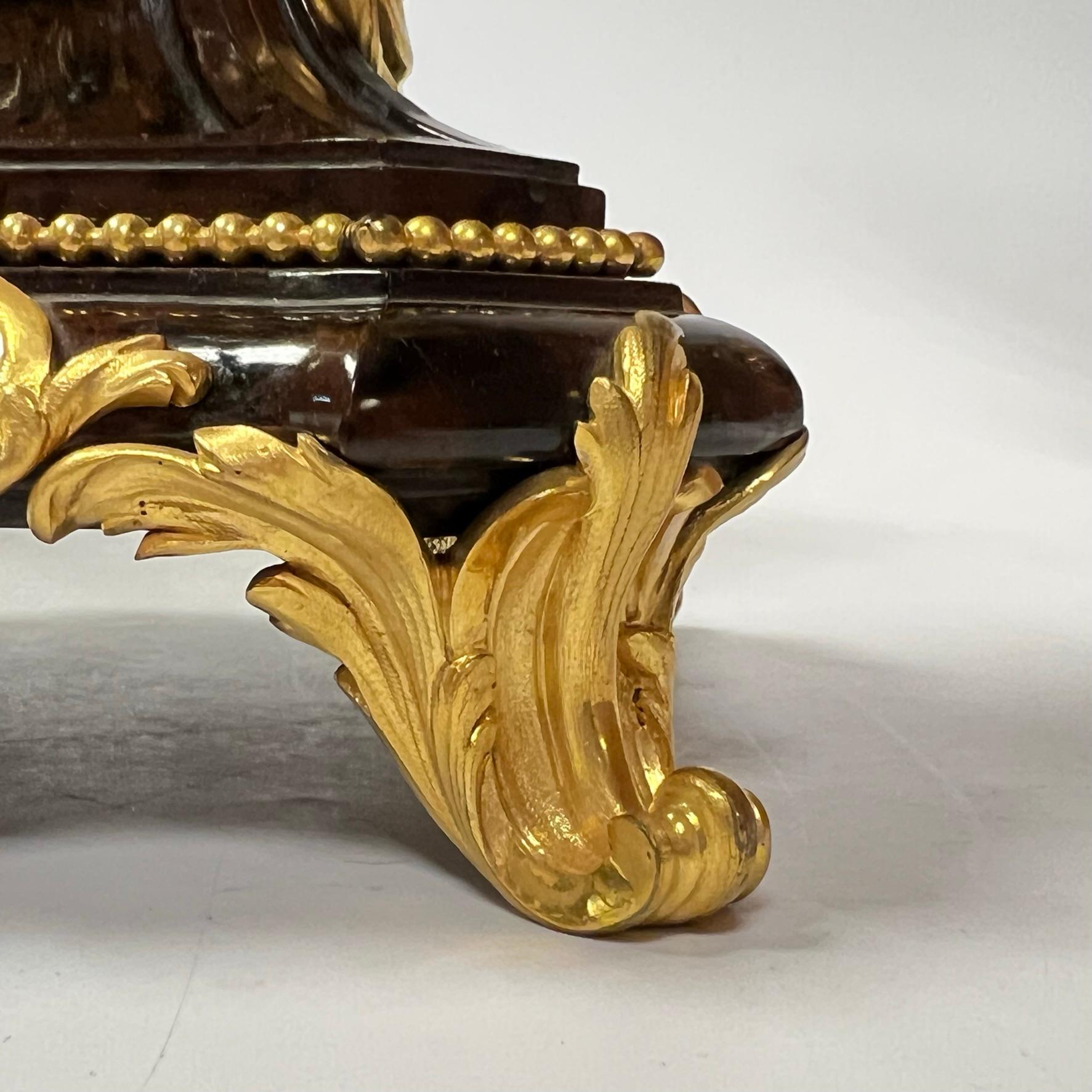 Francois Linke Louis XVI Stil vergoldete Bronze und Marmor Kaminsimsuhr Garnitur im Angebot 3
