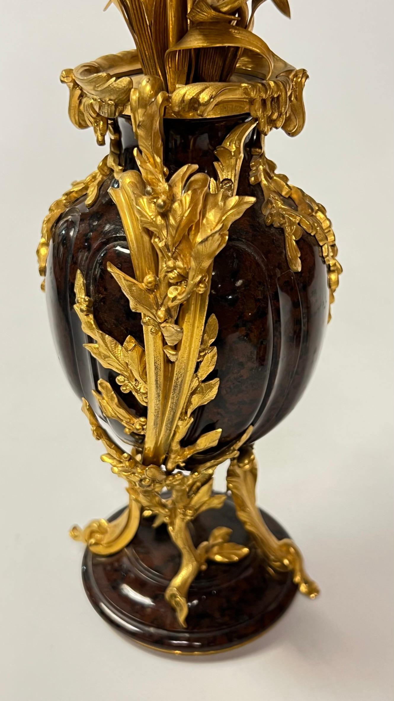 Francois Linke Louis XVI Stil vergoldete Bronze und Marmor Kaminsimsuhr Garnitur im Angebot 12