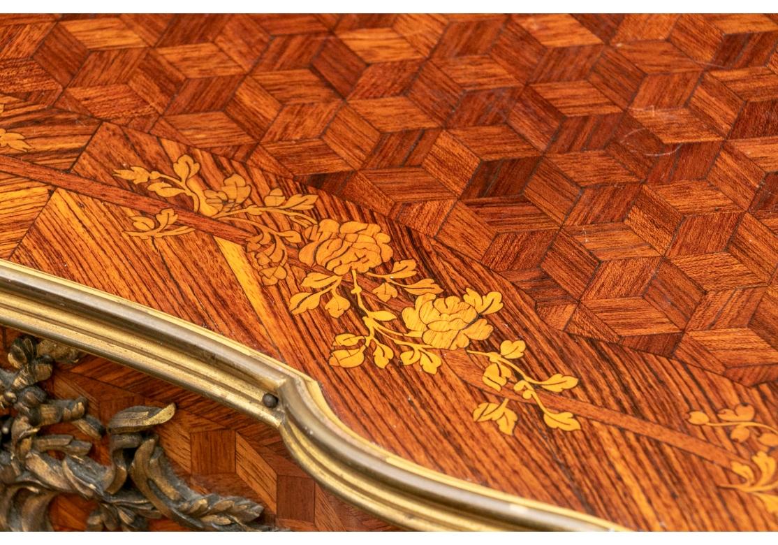 Bronzo Francois Linke, raro tavolino a cerniera intarsiato in parquet firmato con montature in bronzo in vendita