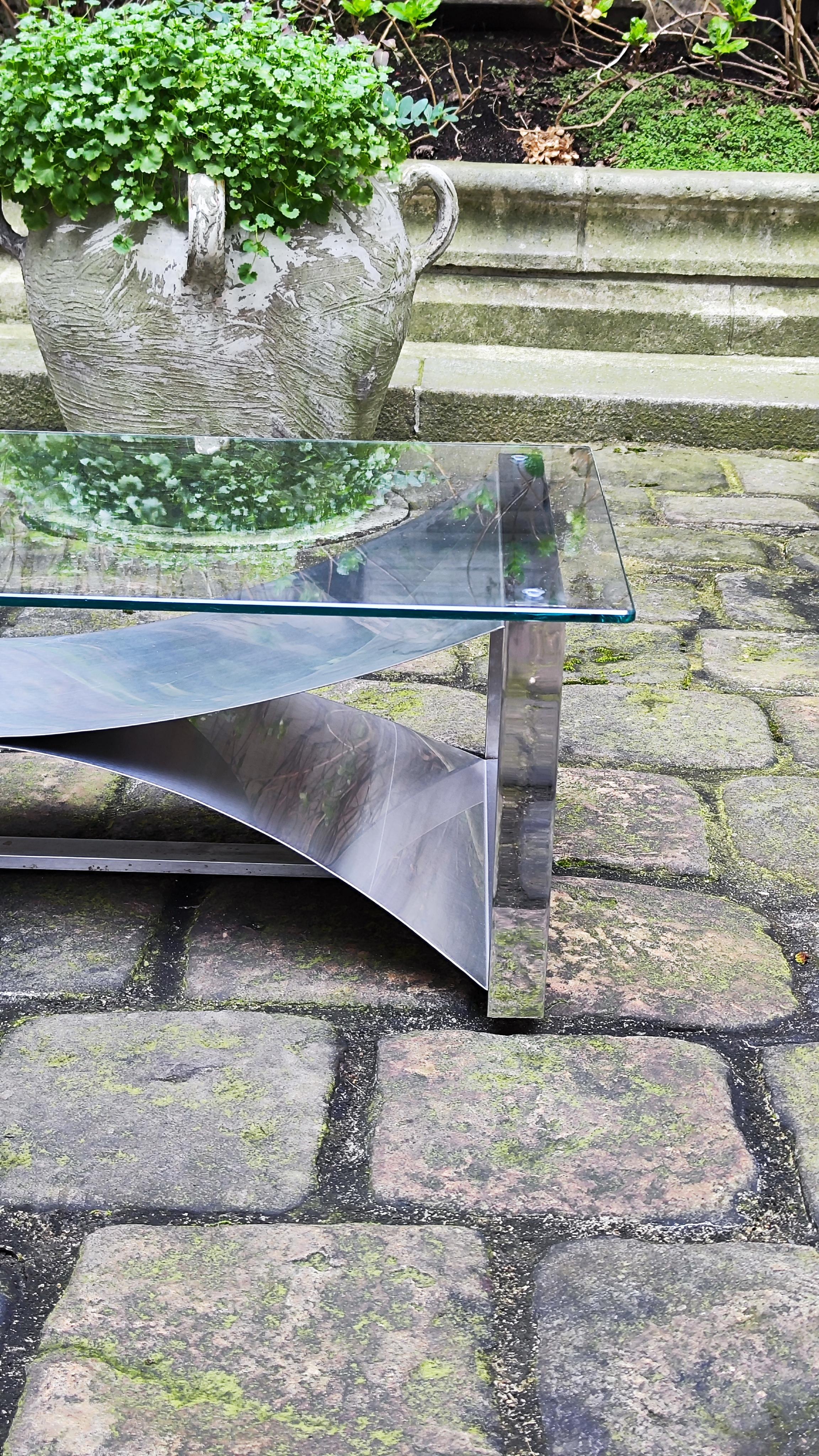 Acier Table basse en acier brossé François Monnet avec plateau en verre - France - Steele - Années 70 en vente