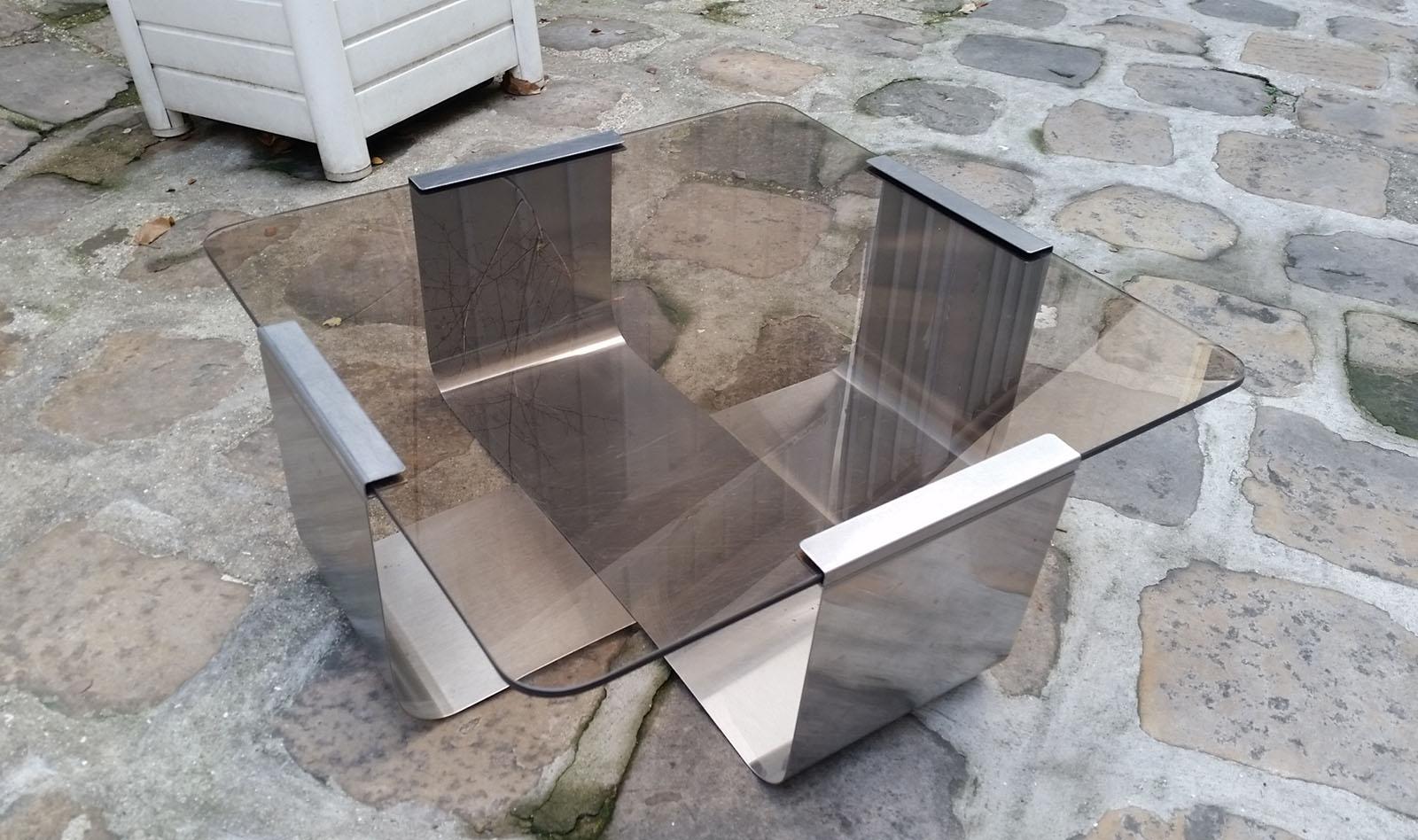 Francois Monnet
coffee table for living room / side table
stainless steel and glass,
circa 1975
Size: 55 x 55 x 23 cms
690 Euros.