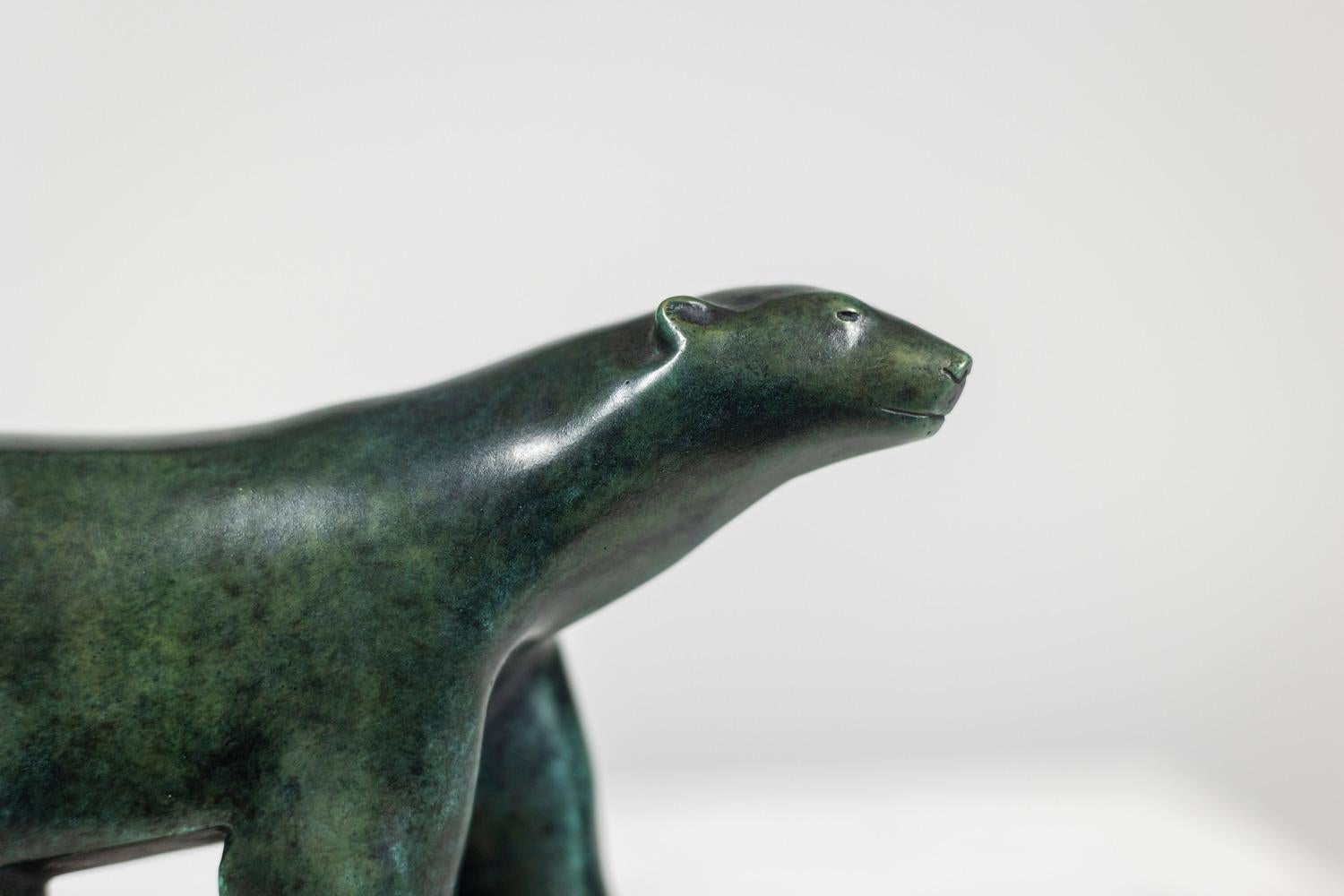 vFrançois Pompon.
Atelier Valsuani, edited by.

Sculpture entitled “Ours blanc”. Bronze with green patina, lost wax casting.

Stamp of the Foundry “lost wax C. Valsuani”. Reproduction dated 2006. Numbered 9/25.

Reference: LS59872161A