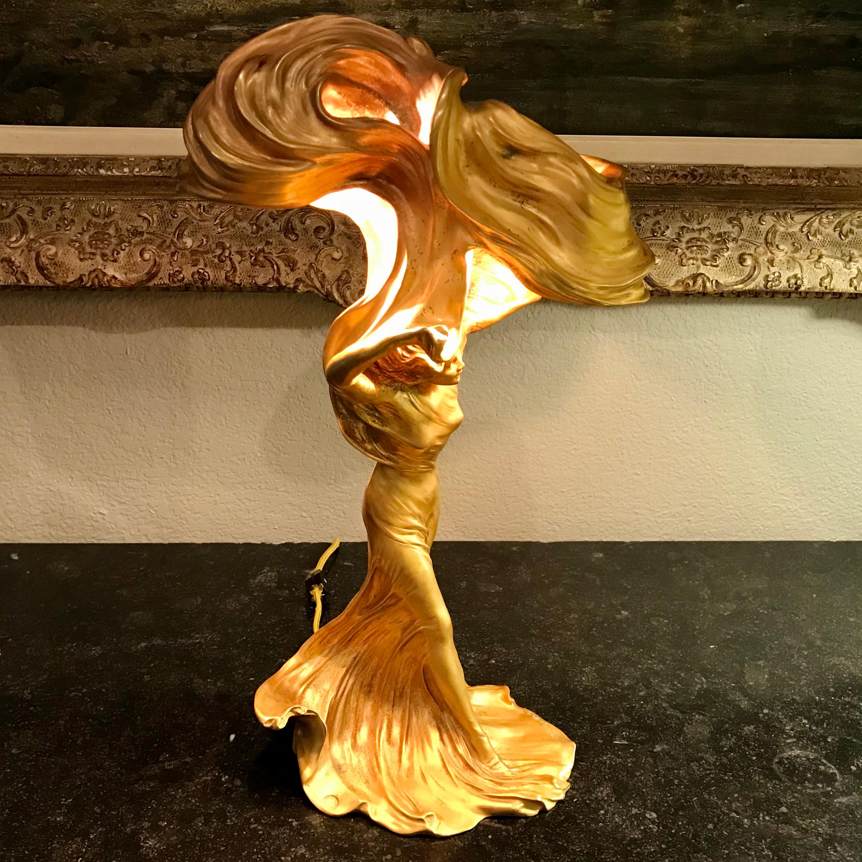 Francois Raoul Larche Art Nouveau Gilt Bronze Loie Fuller Table Lamp For Sale 4