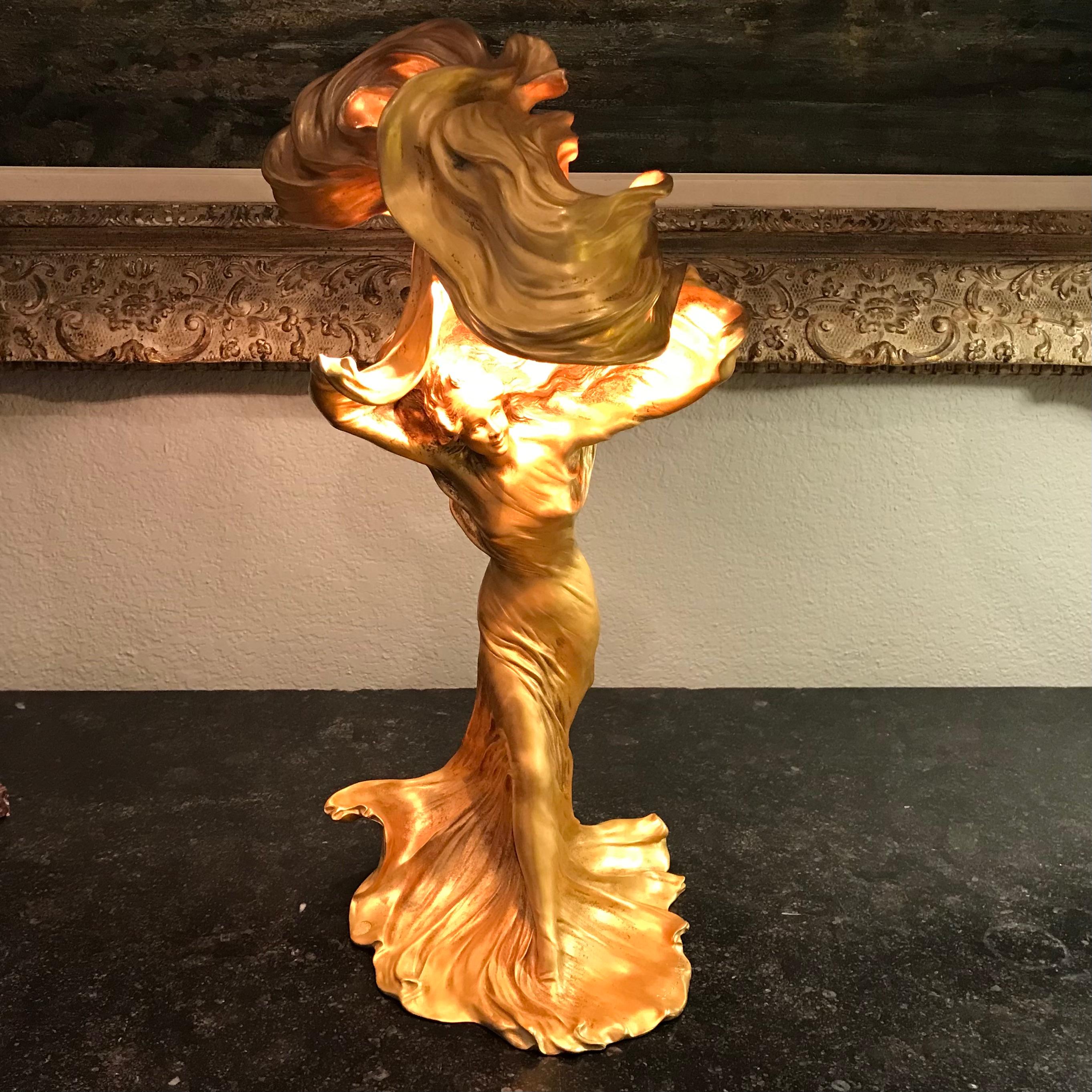 Early 20th Century Francois Raoul Larche Art Nouveau Gilt Bronze Loie Fuller Table Lamp For Sale