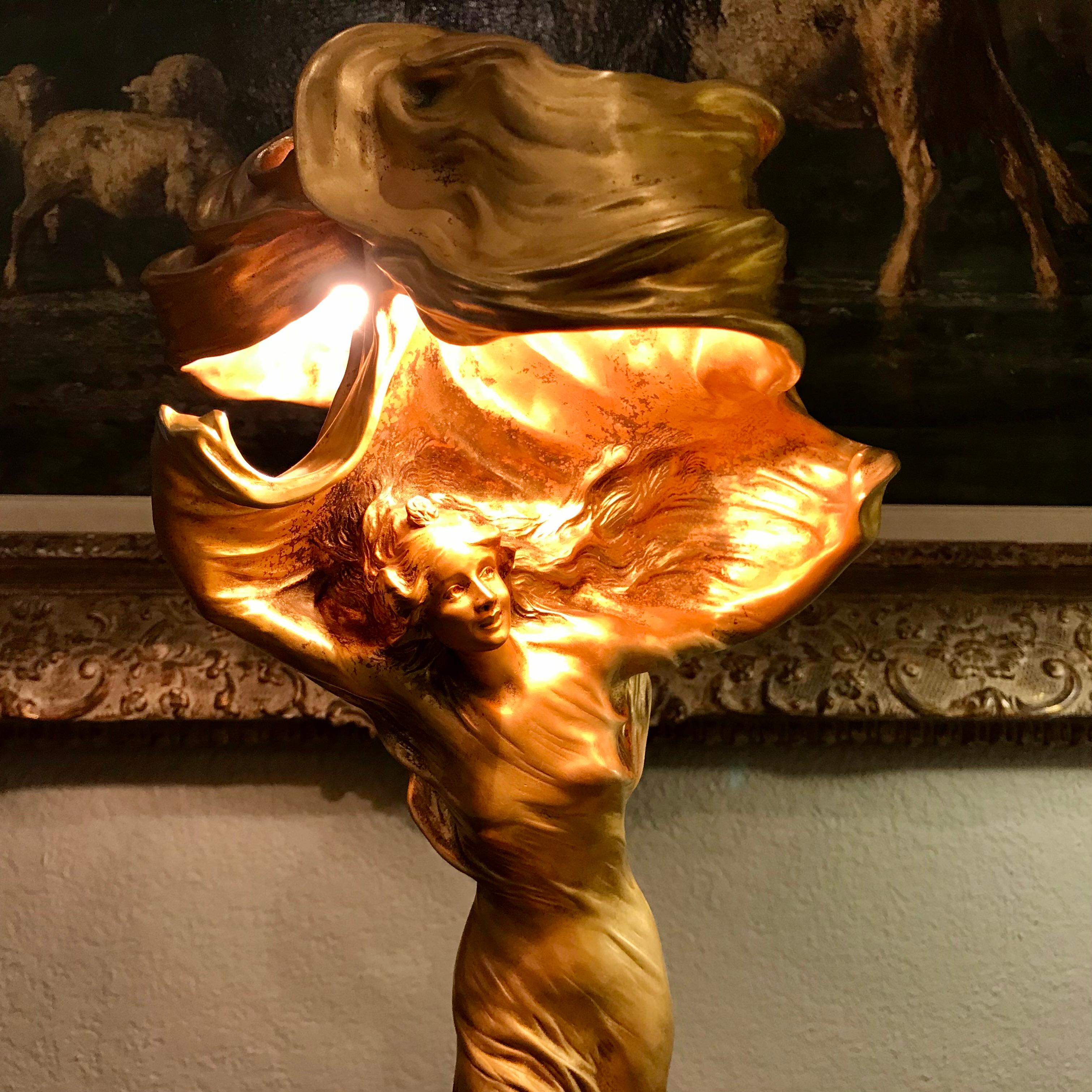 Francois Raoul Larche Art Nouveau Gilt Bronze Loie Fuller Table Lamp For Sale 1