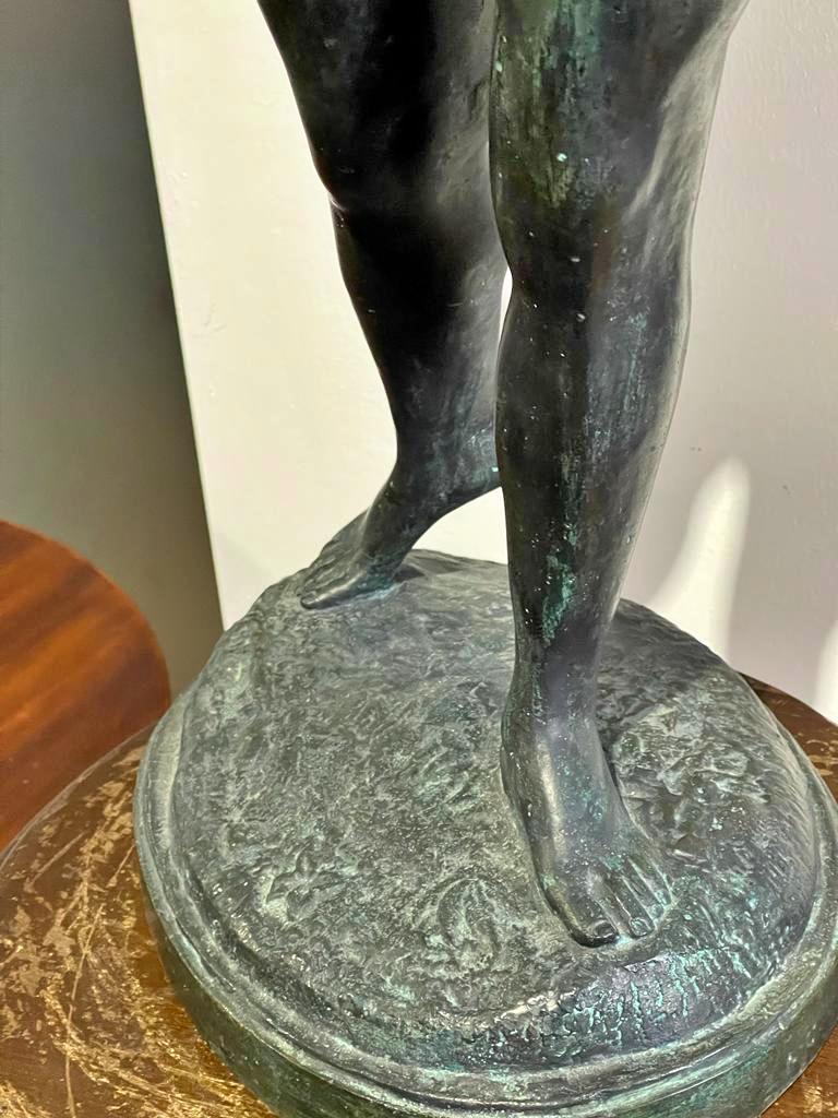 Franois Rude zugeschriebene „Frauenfigur“, Bronzeskulptur, signiert (Art déco) im Angebot