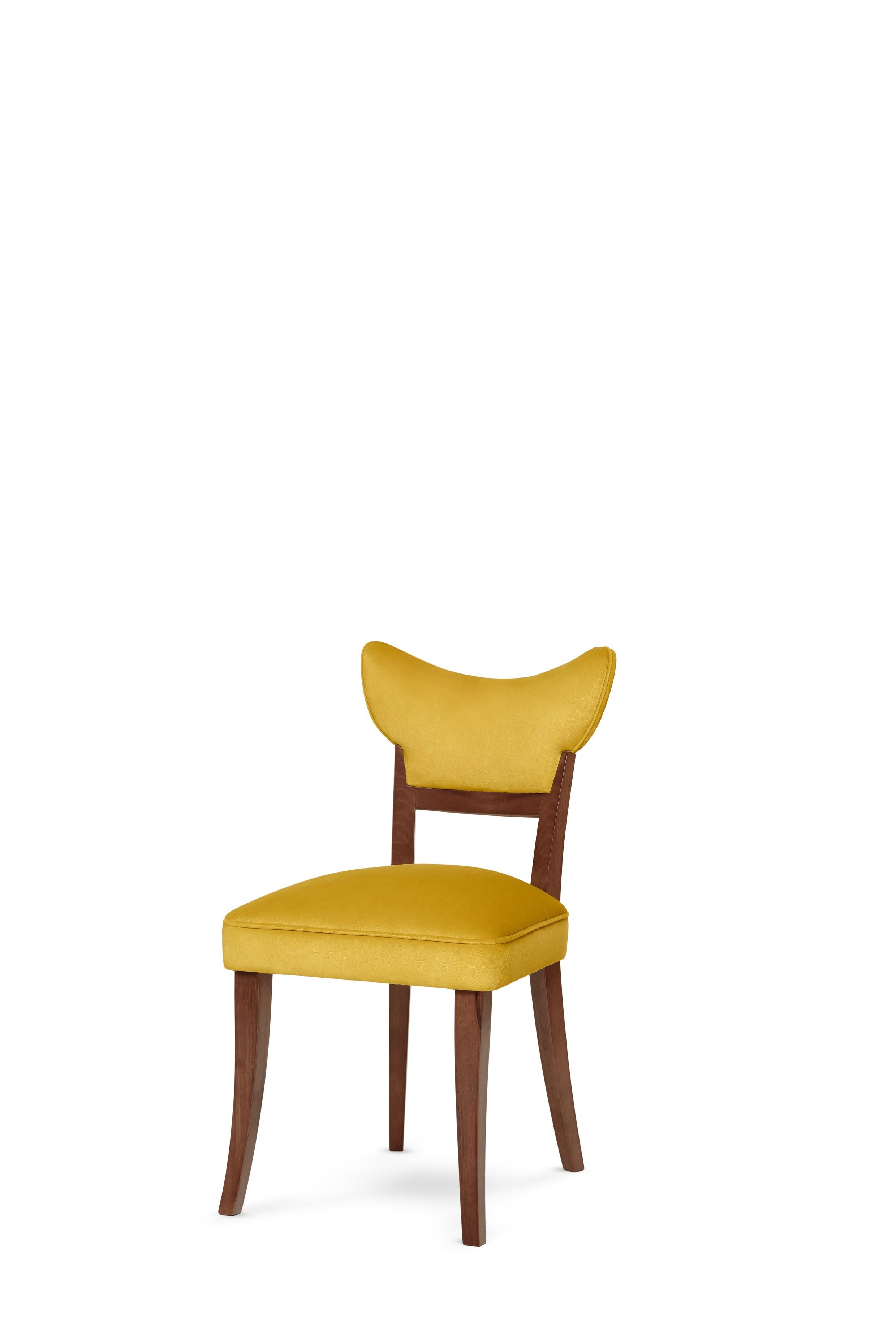 Chaise Françoise par Munna
Dimensions : D 56 x L 45 x H 83 cm. SH : 48 cm.
MATERIAL : Bois massif, mousse et rembourrage.

Disponible dans tous les tissus Munna, à l'exception de la soie sauvage. Disponible dans le pays du client
matériel.