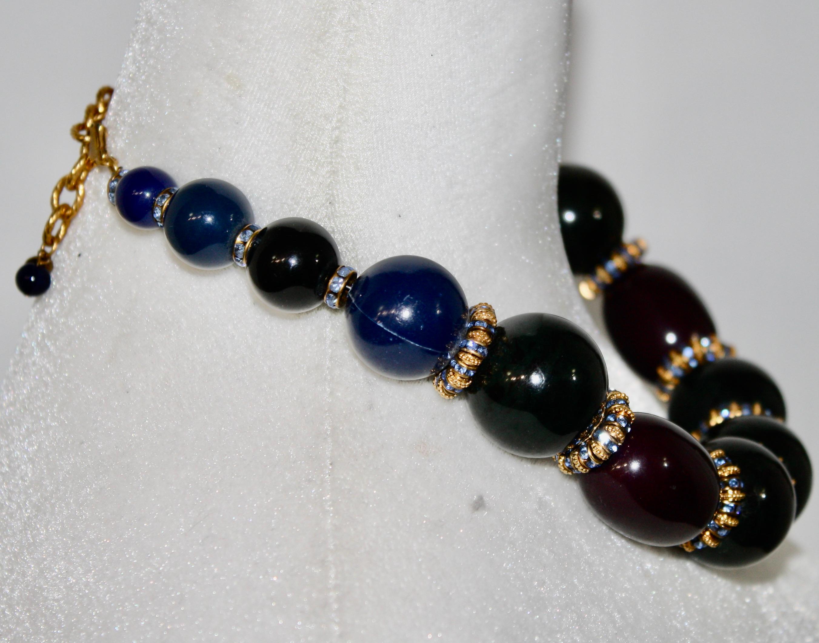 Collier Francoise Montague bleu, vert et bourgogne à un rang unique en vente 3
