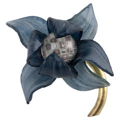 Broche Francoise Montague Flor gris gigante