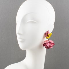 Boucles d'oreilles à clip en résine avec fleur de coquelicot rose Françoise Montague par Cilea