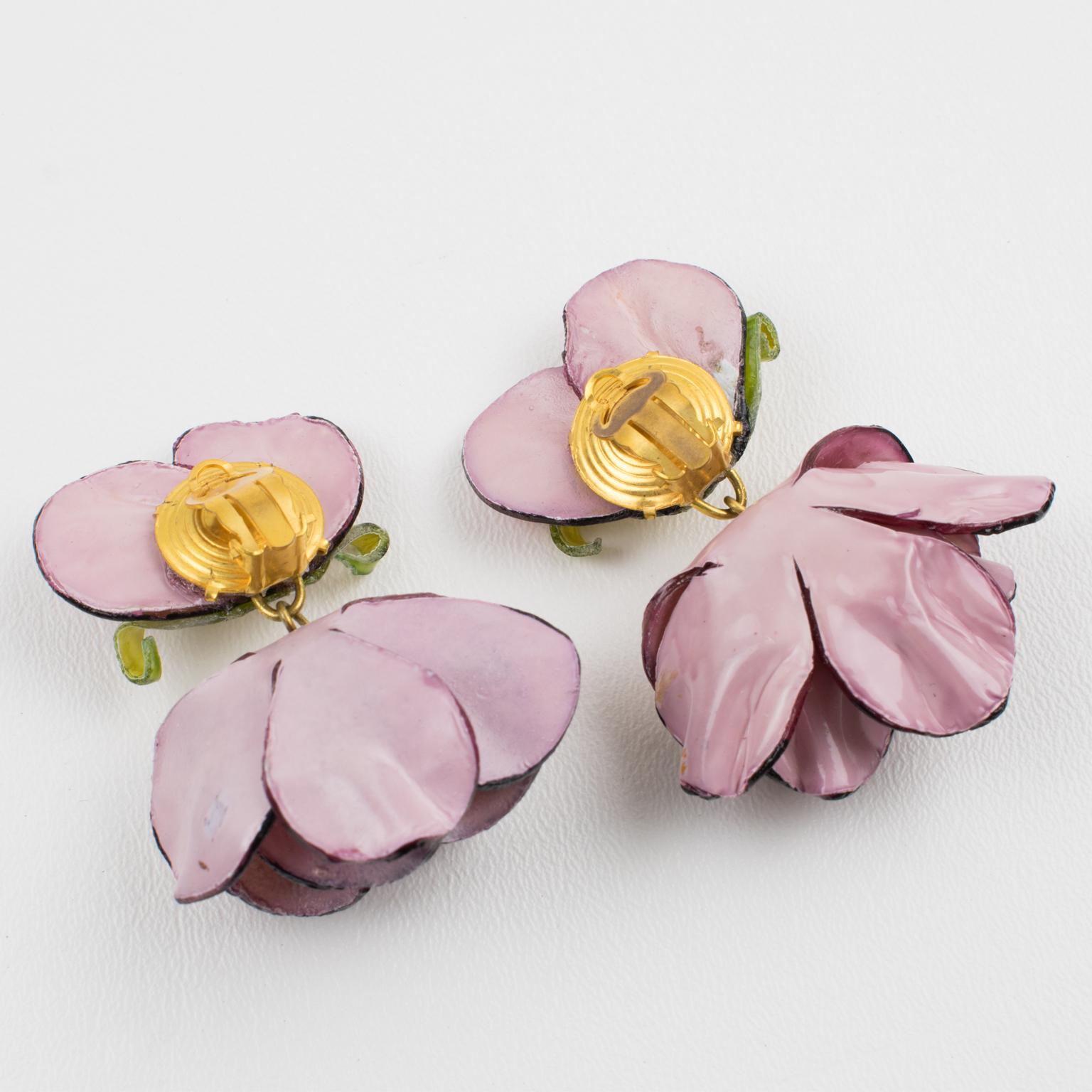 Francoise Montague by Cilea Dangle Resin Clip Earrings Purple-Pink Poppy Flower In Excellent Condition In Atlanta, GA