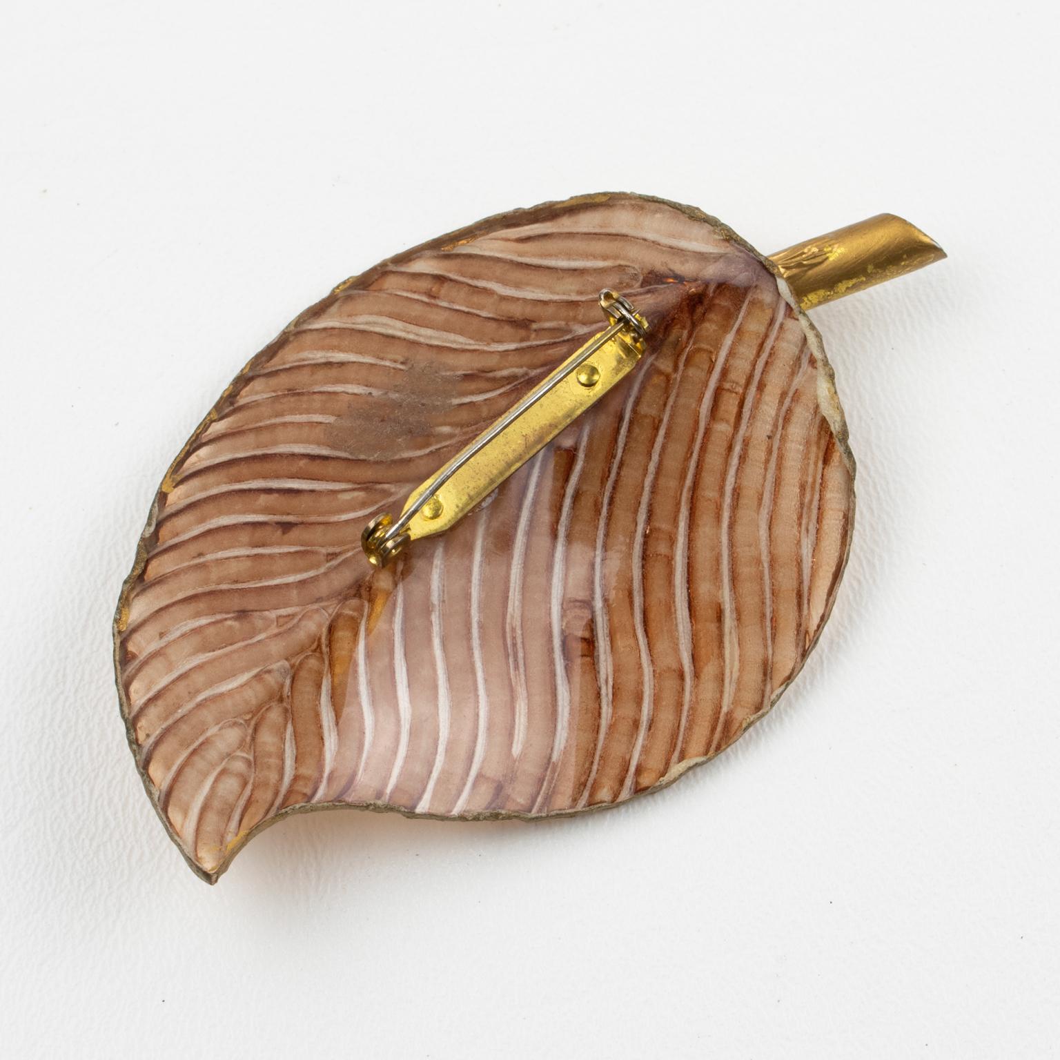 Francoise Montague by Cilea Resin Pin Brooch Golden Brown Leaf In Excellent Condition For Sale In Atlanta, GA