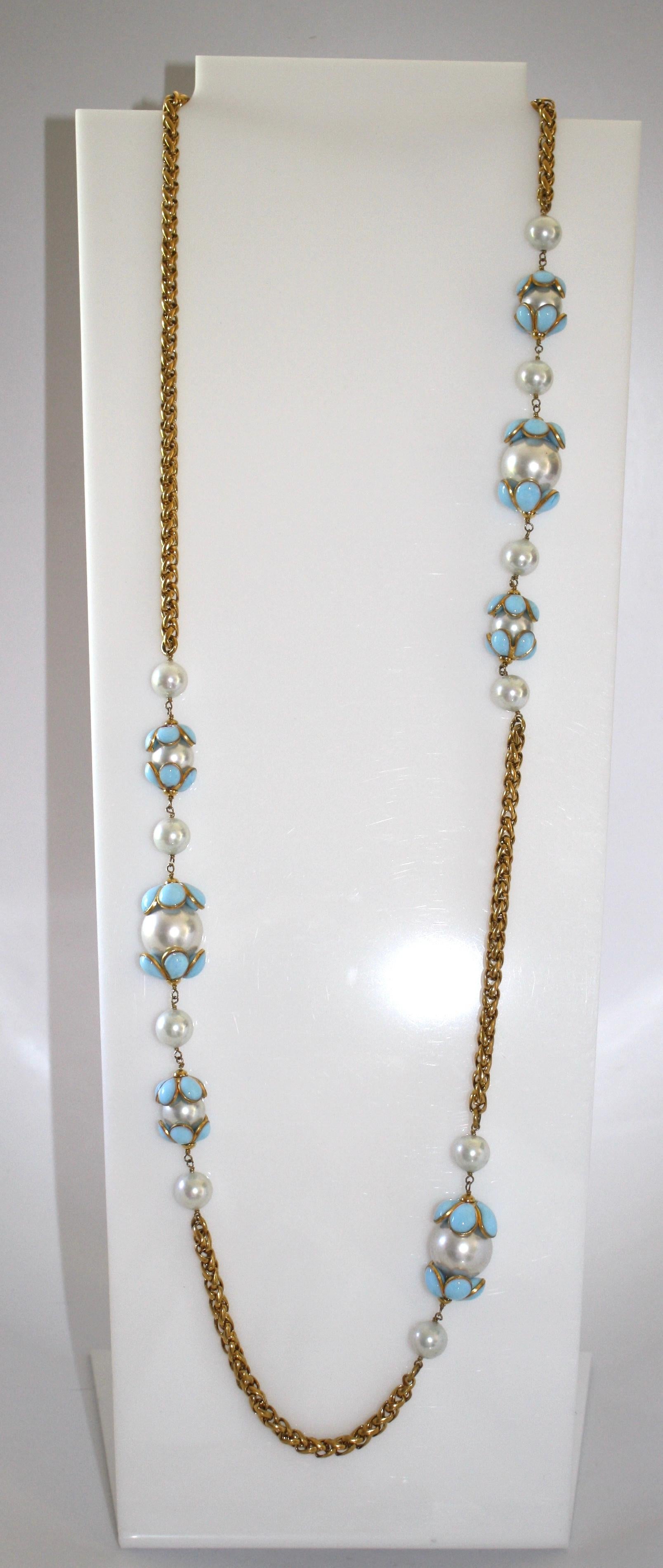 Francoise Montague Glass Pearl and Blue Pate de Verre Sautoir Necklace In New Condition In Virginia Beach, VA