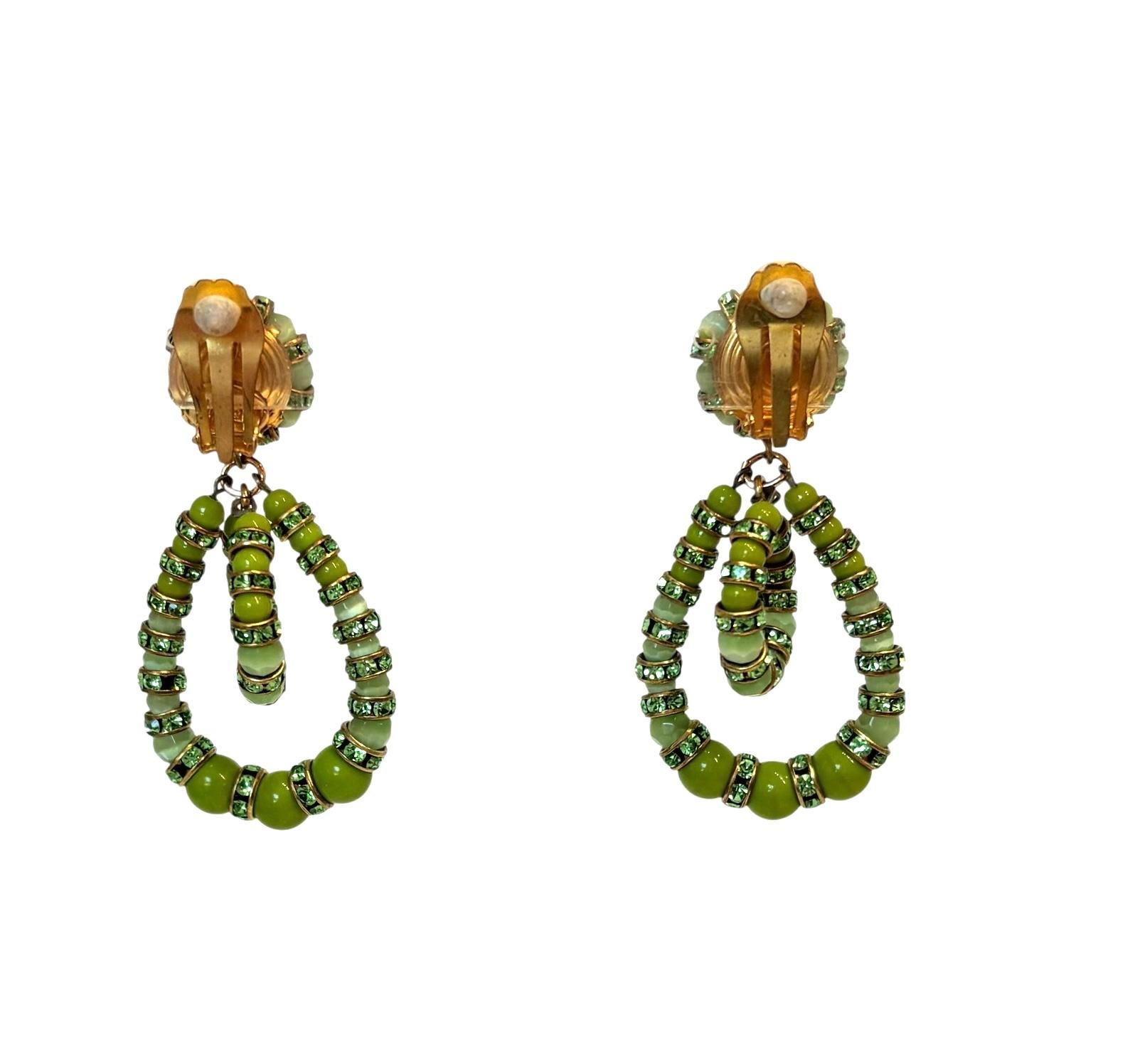 Pendientes Lolita Francoise Montague de oro y peridoto verde Cabujón en venta