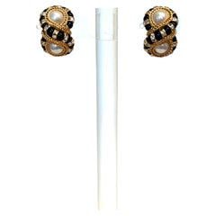 Francoise Montague Boucles d'oreilles Huit en noir, perles et or Boucles d'oreilles à clip