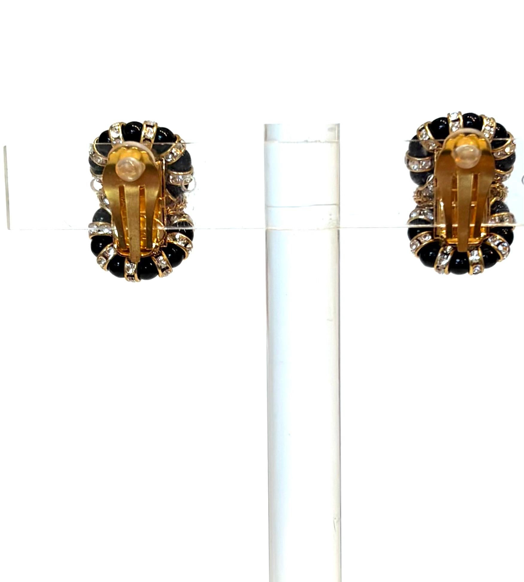 Francoise Montague Huit Earrings in Black, Pearl and Gold Clip Earrings For Sale 1