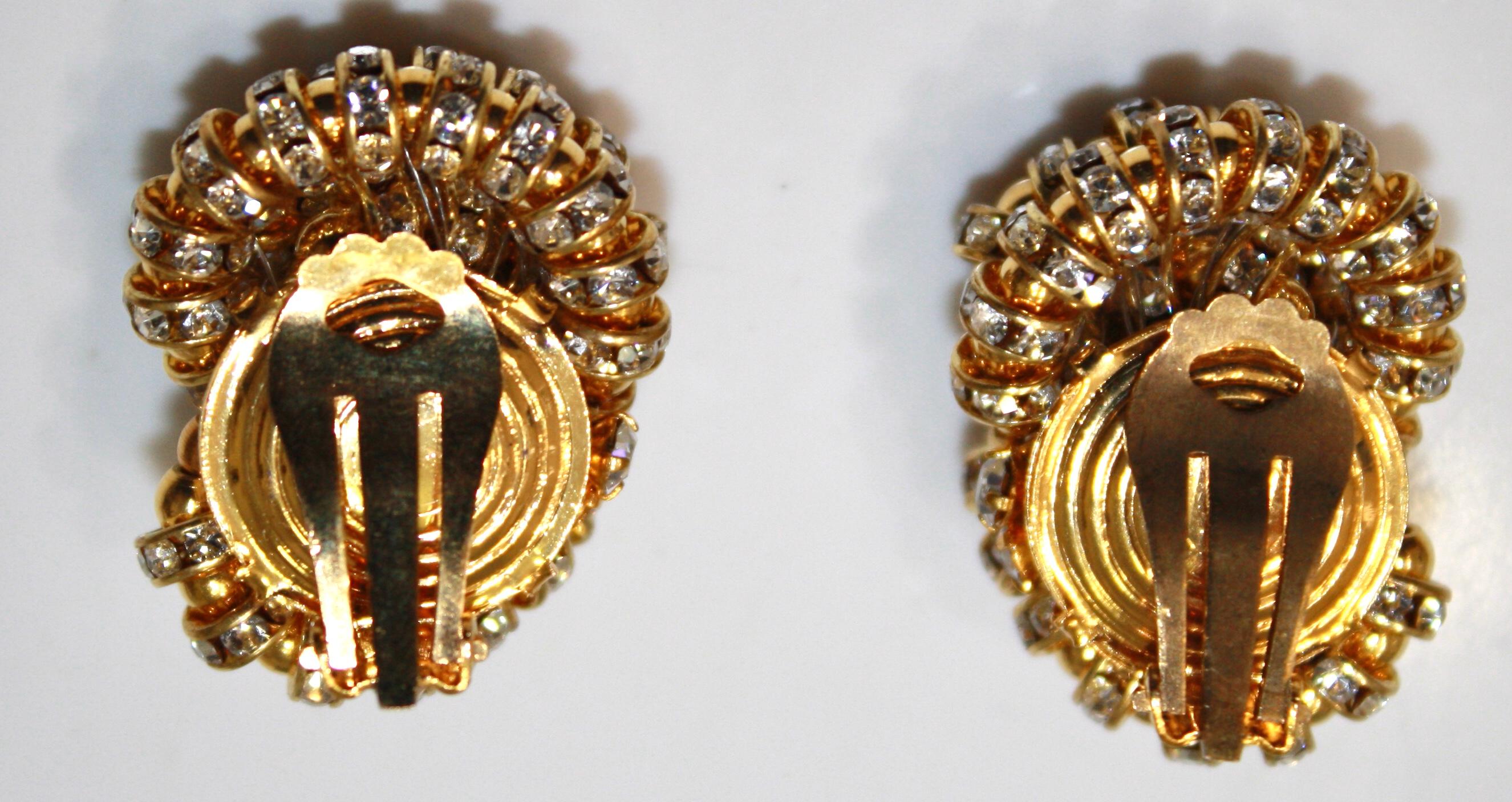 Francoise Montague large Knott Clip Earrings  In New Condition In Virginia Beach, VA