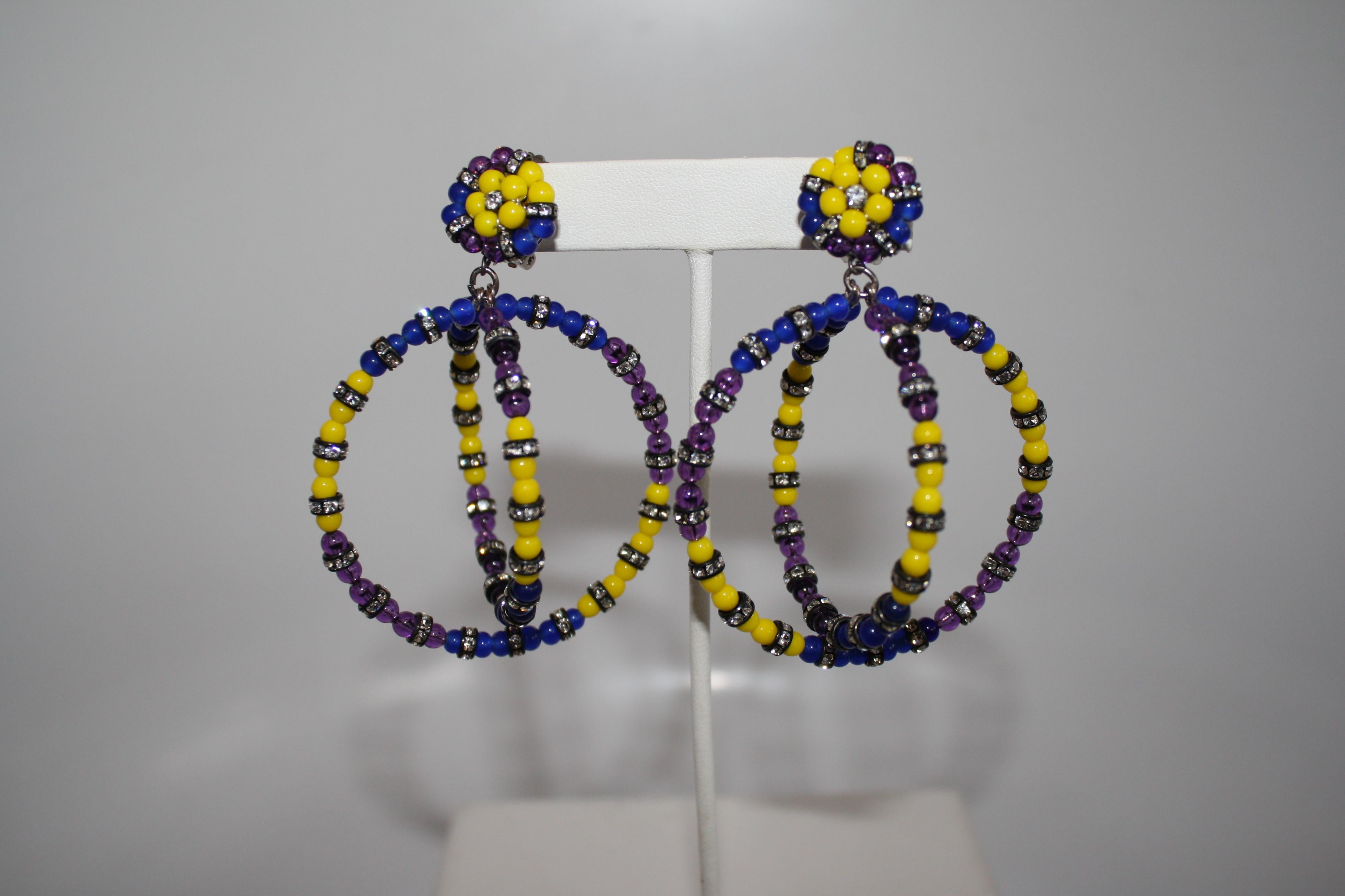 Überlappende Kreis-Clip-Ohrringe von Francoise Montague Damen im Angebot