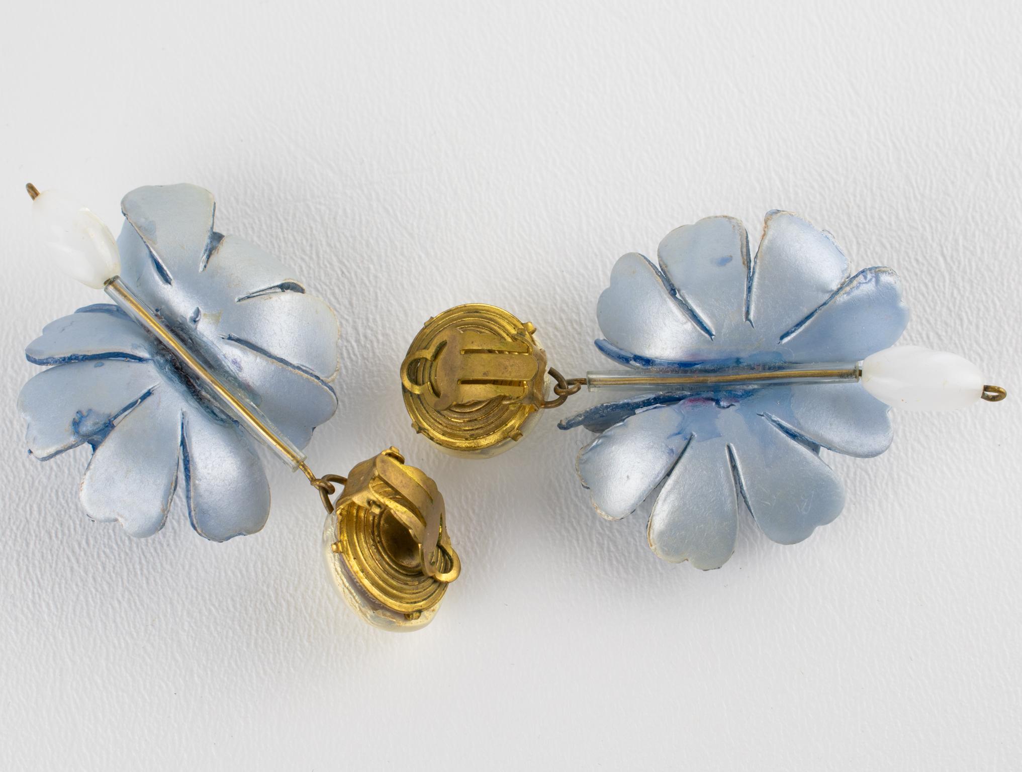 Francoise Montague Paris by Cilea Resin Clip Earrings Blue Hydrangea Flowers im Angebot 1