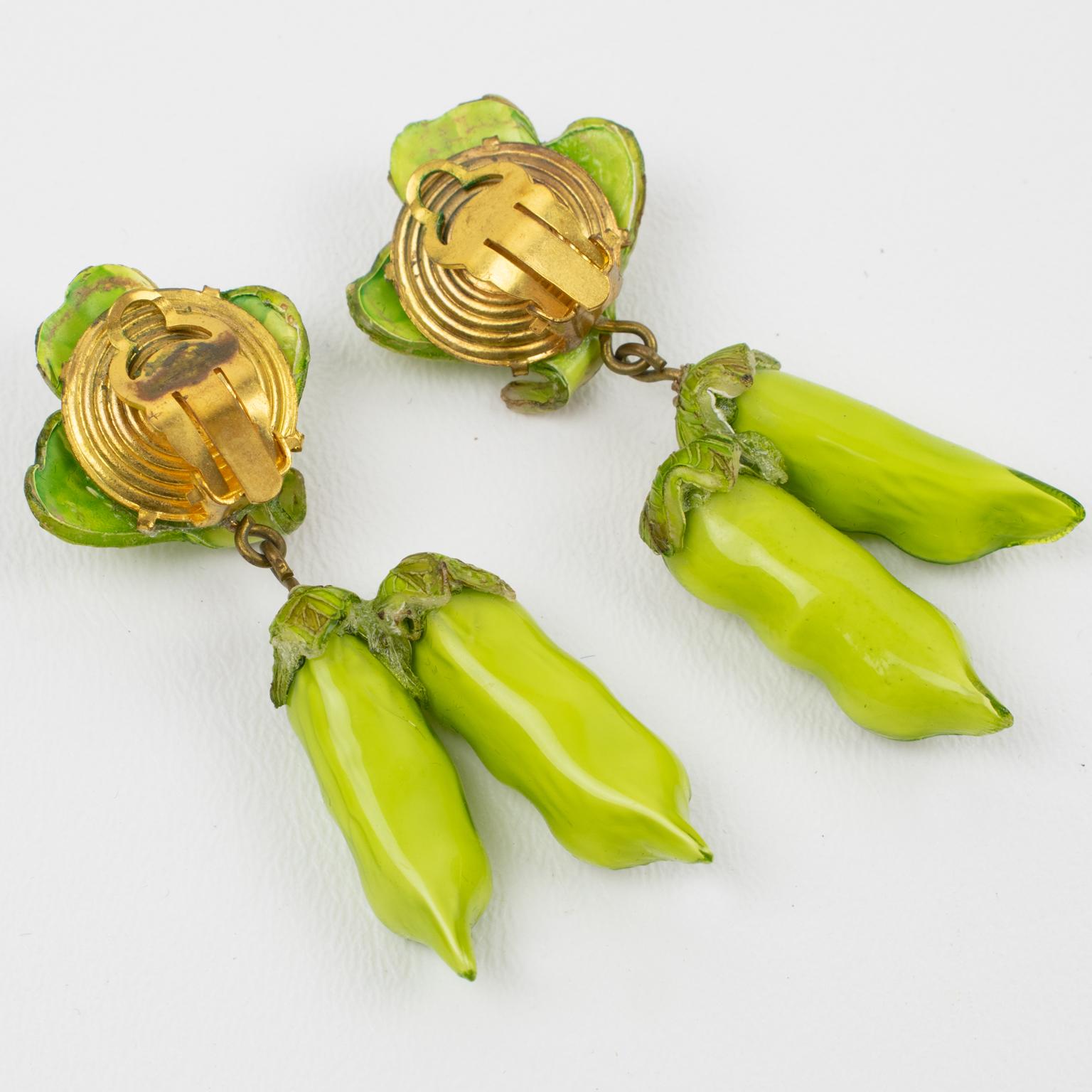 Francoise Montague Paris Resin Clip Earrings Green Pea In Excellent Condition In Atlanta, GA