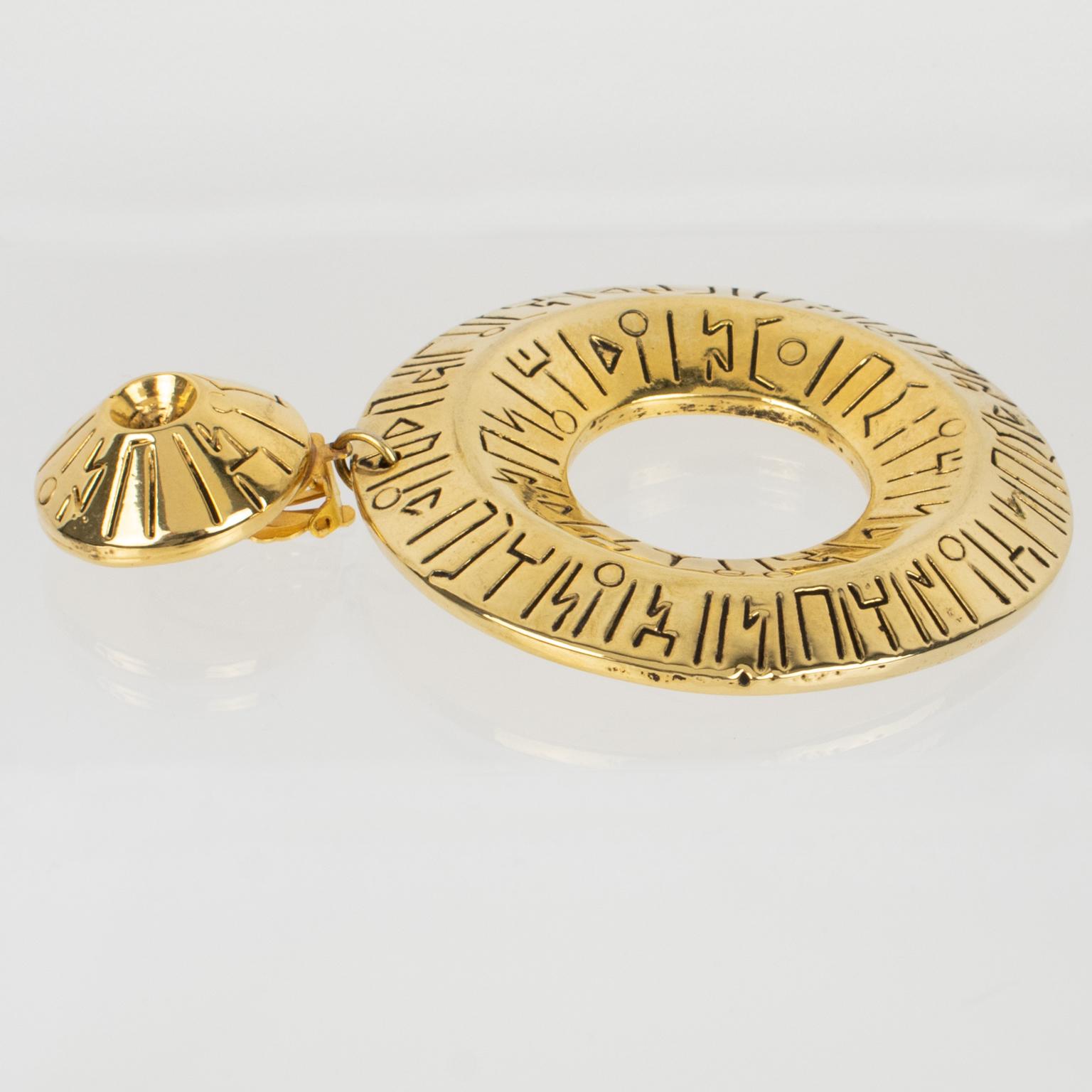 Francoise Montague Paris Tribal Gilded Resin Clip Earrings For Sale 3