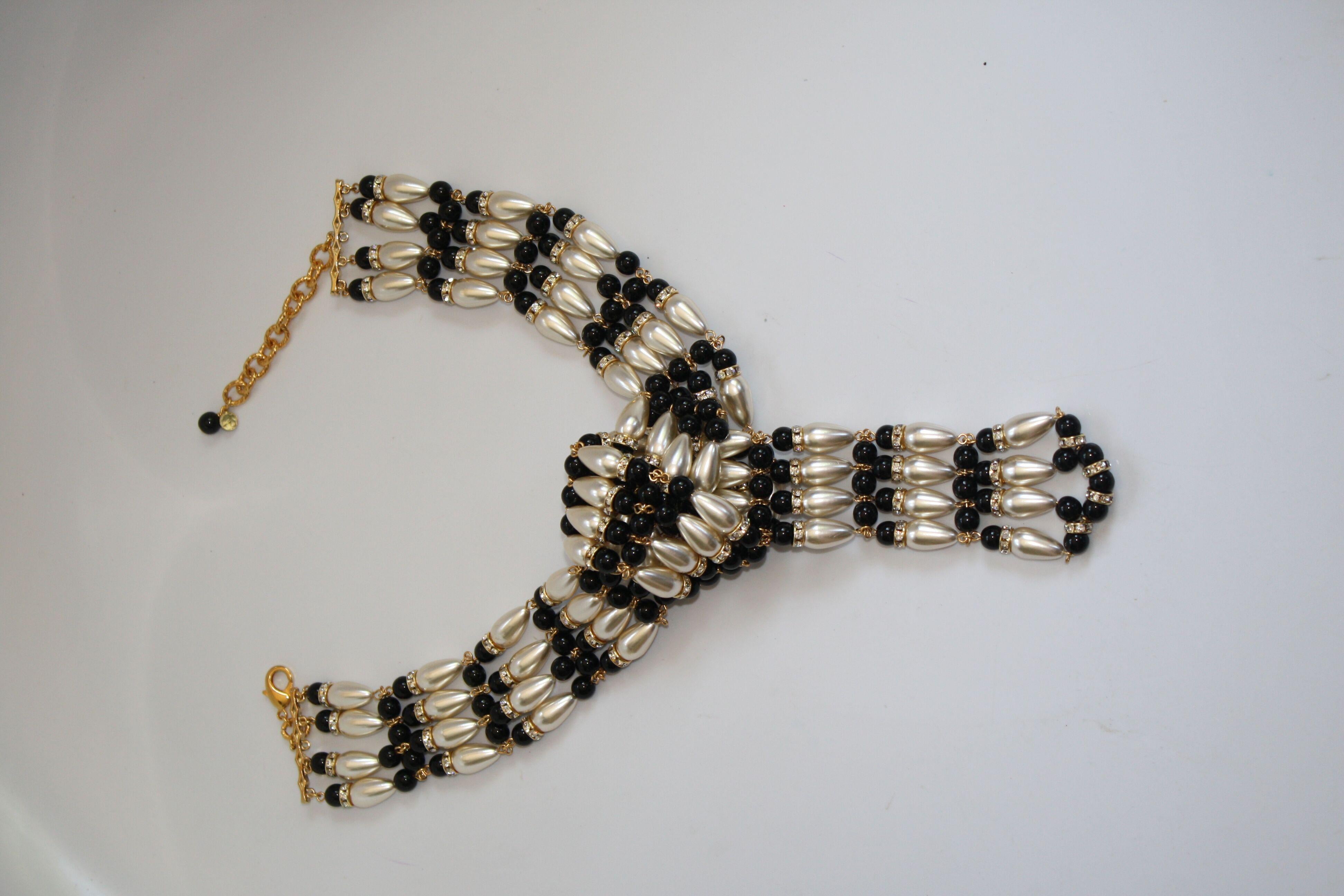 Francoise Montague Pearl and Crystal Knot Choker Necklace In New Condition In Virginia Beach, VA