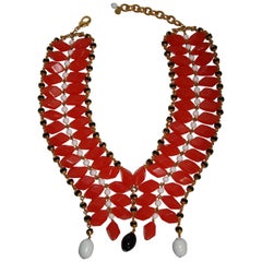 Handgefertigte Cabochon-Halskette aus rotem, weißem und schwarzem Montague-Stil