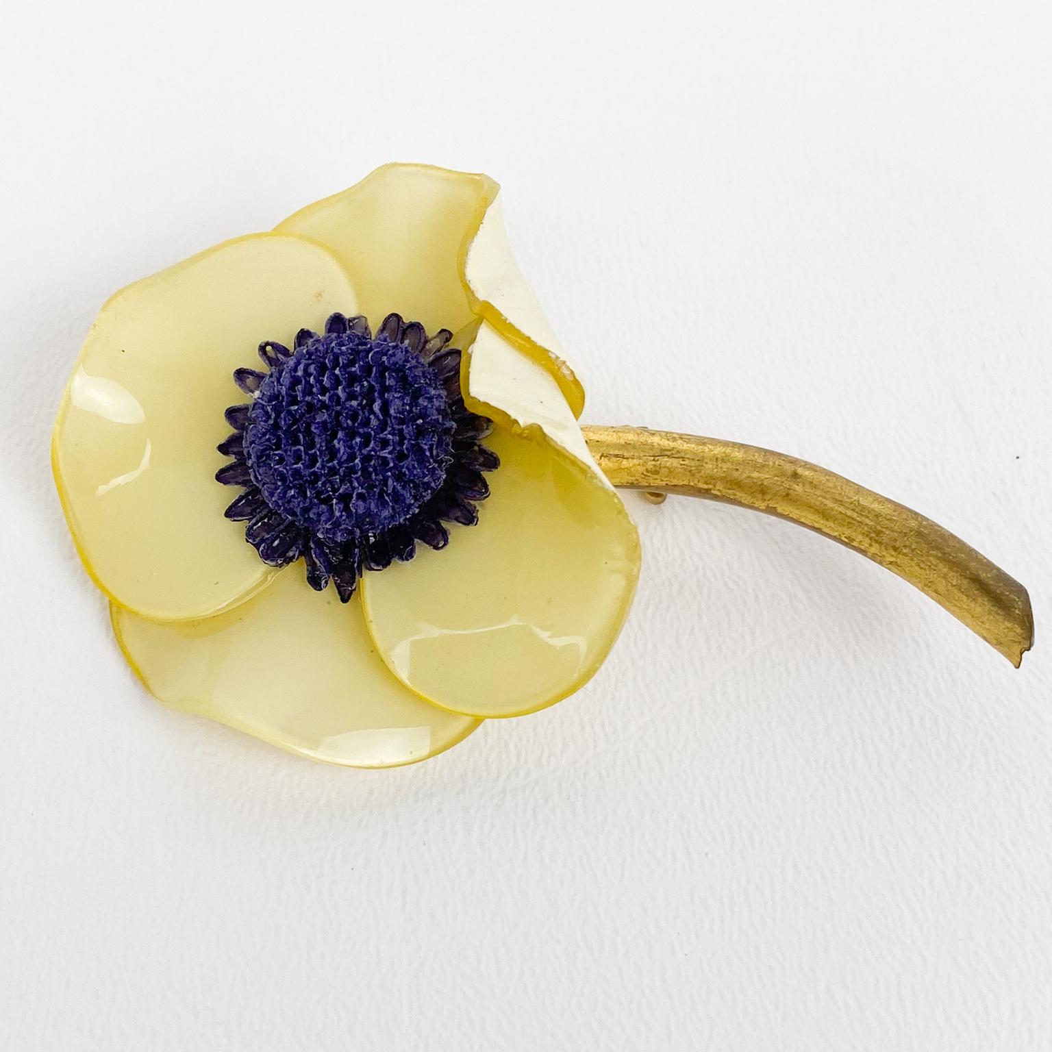Francoise Montague Resin Brooch Lemon Poppy Flower In Excellent Condition For Sale In Atlanta, GA
