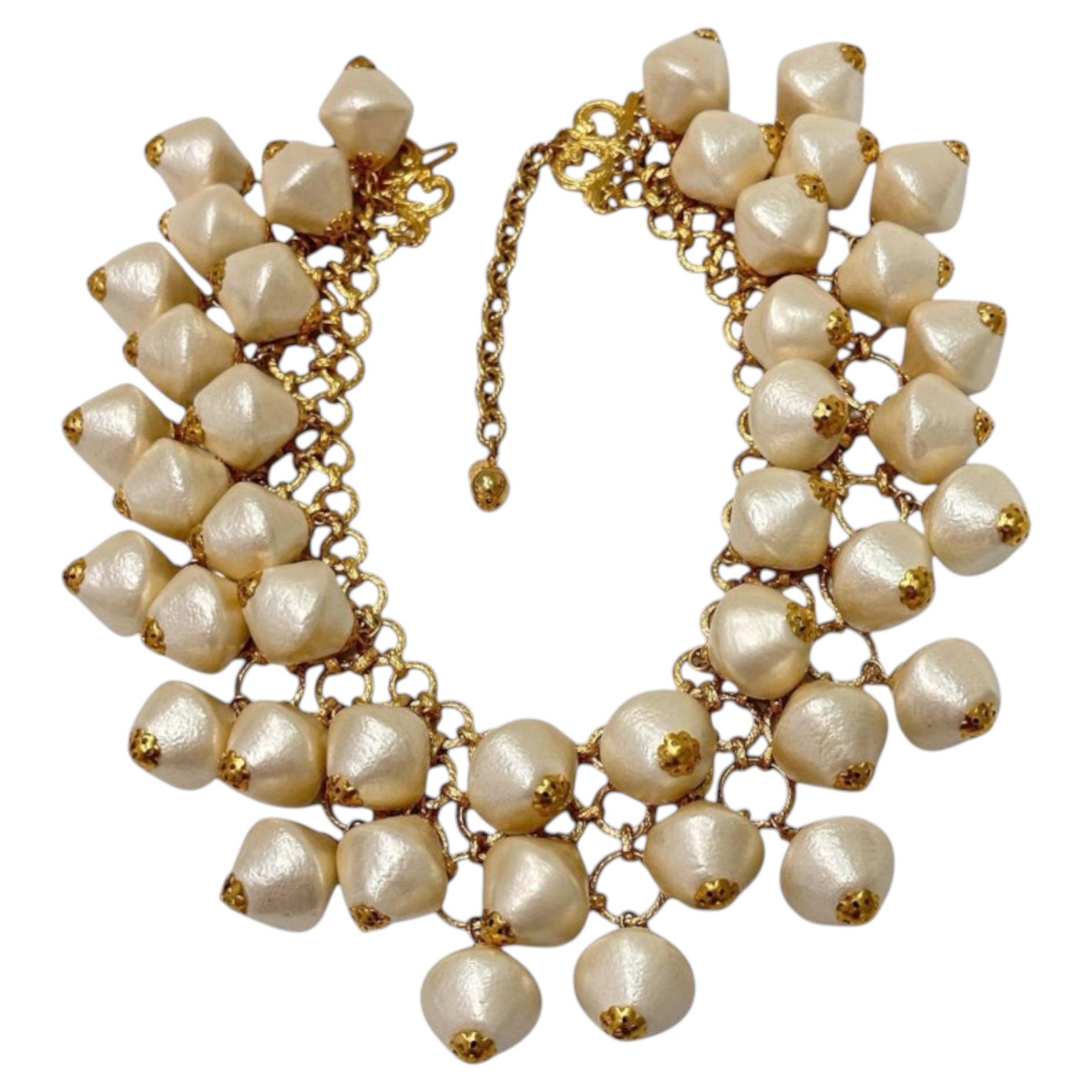 Francoise Montague Choker aus gesponnener Baumwolle mit Perlen im Angebot