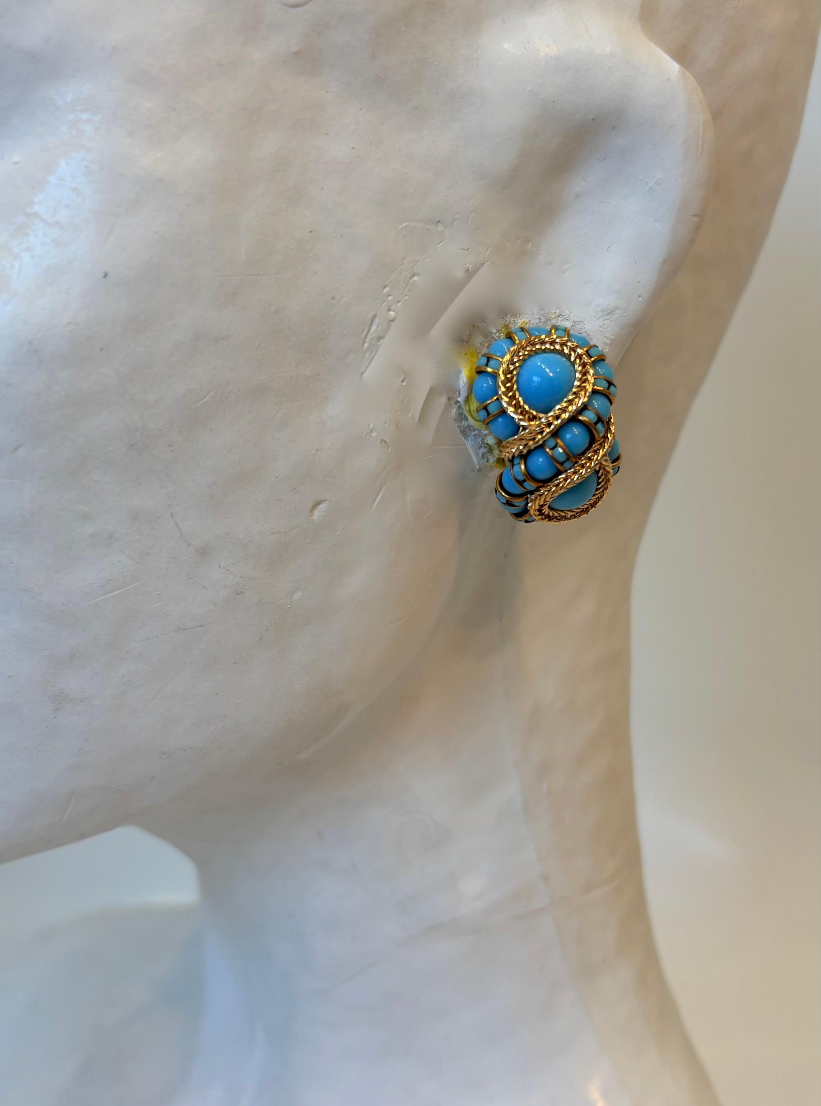 Francoise Montague Turquoise and Gold Huit Clip Earrings In New Condition For Sale In Virginia Beach, VA