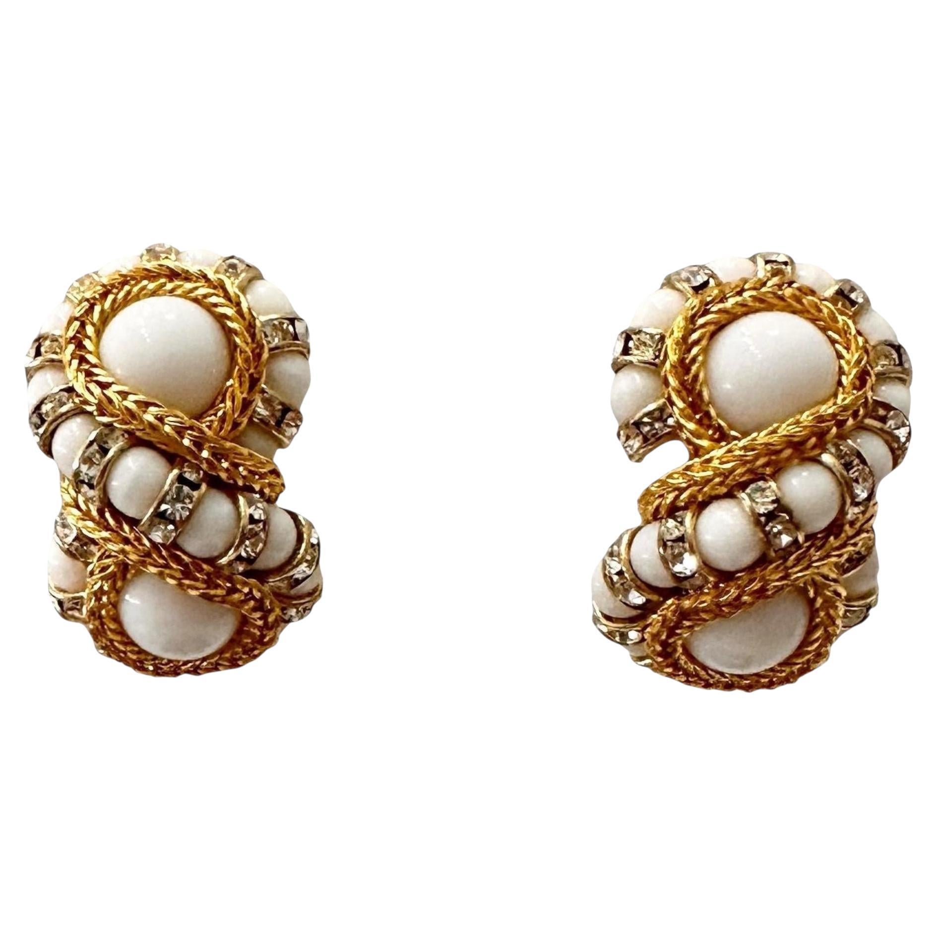 Francoise Montague White, Gold and Crystal Huit" Clip Earrings im Angebot