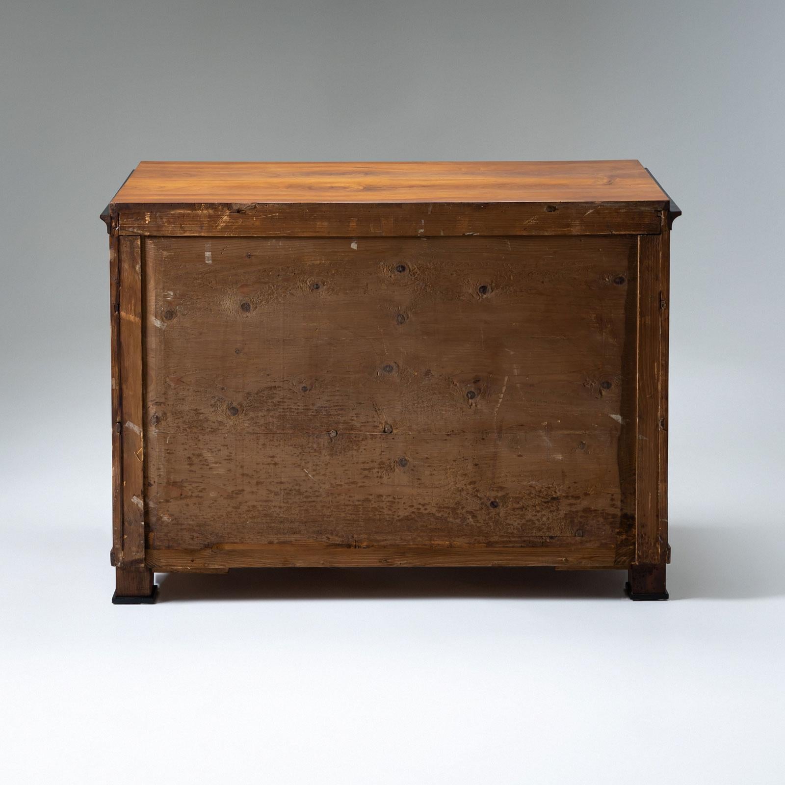 Fränkische Biedermeier-Schubladen-Kommode, um 1820 im Angebot 2