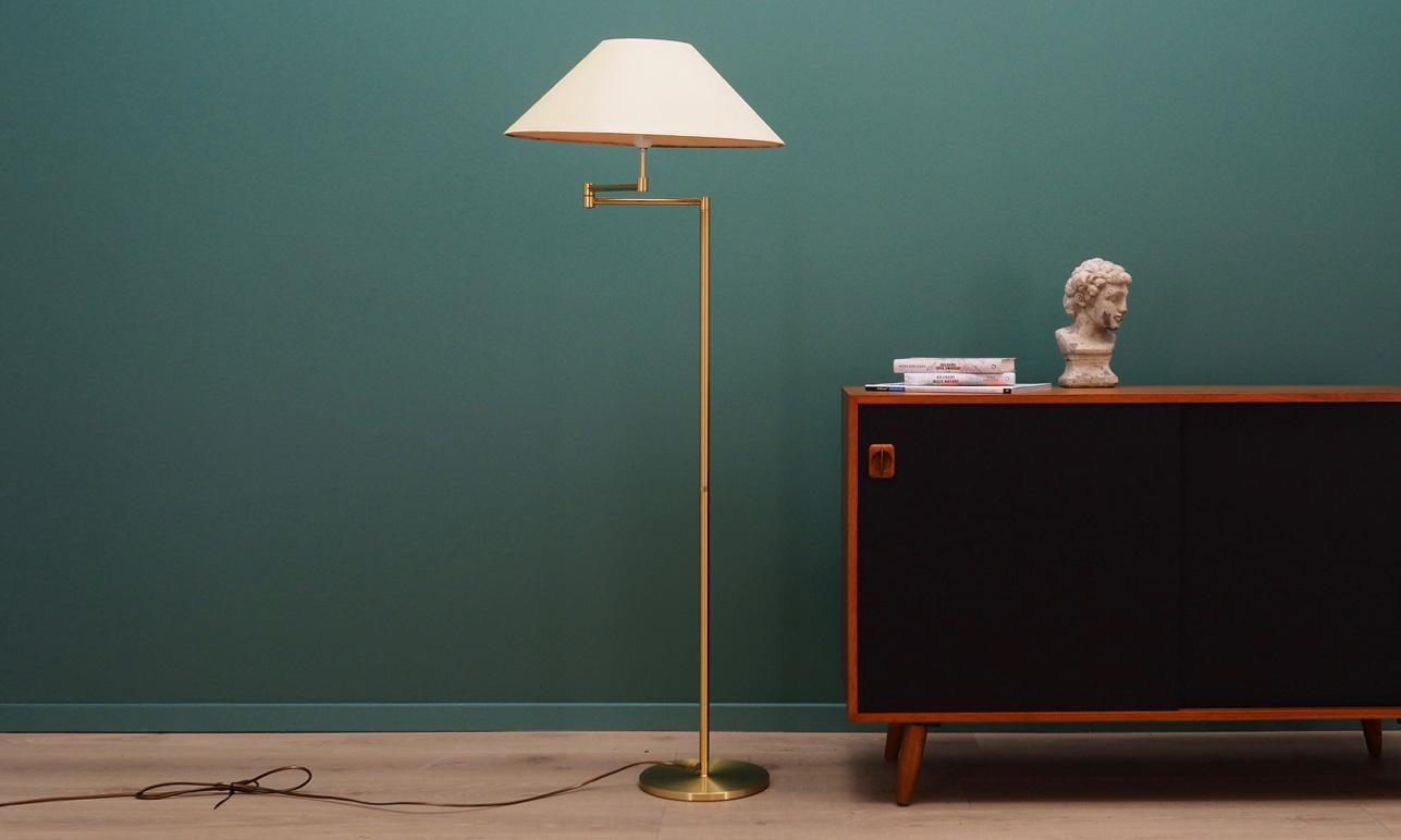 Vintage floor lamp from the 1960s-1970s. Scandinavian design, Minimalist form. Made in the Frandsen manufactory. Construction made of metal. Preserved in good condition (minor bruises and scratches), directly for use.

Dimensions: height 140 cm,