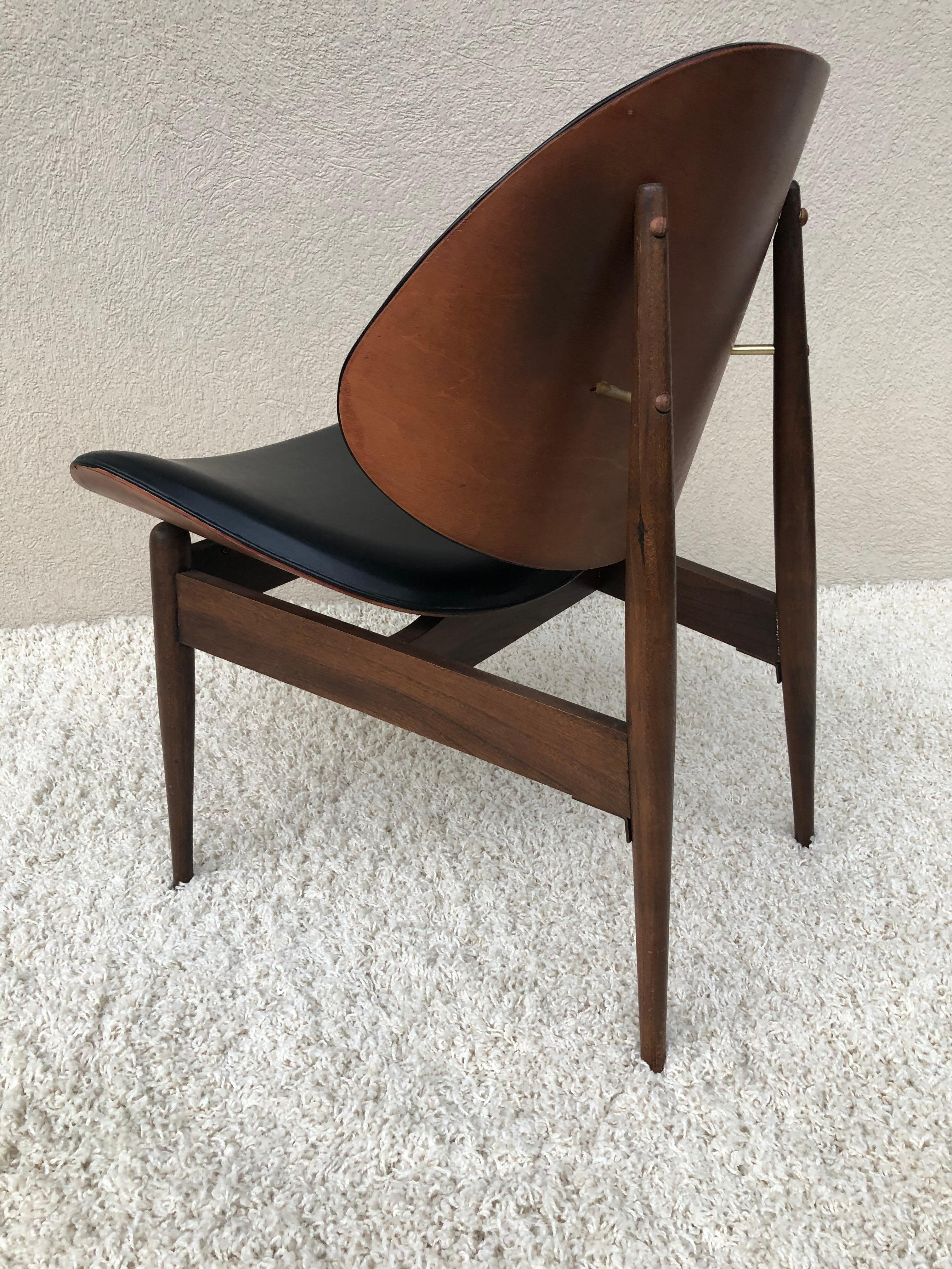 Frank and Son Finn Juhl Style Midcentury Chair In Good Condition In Westport, CT