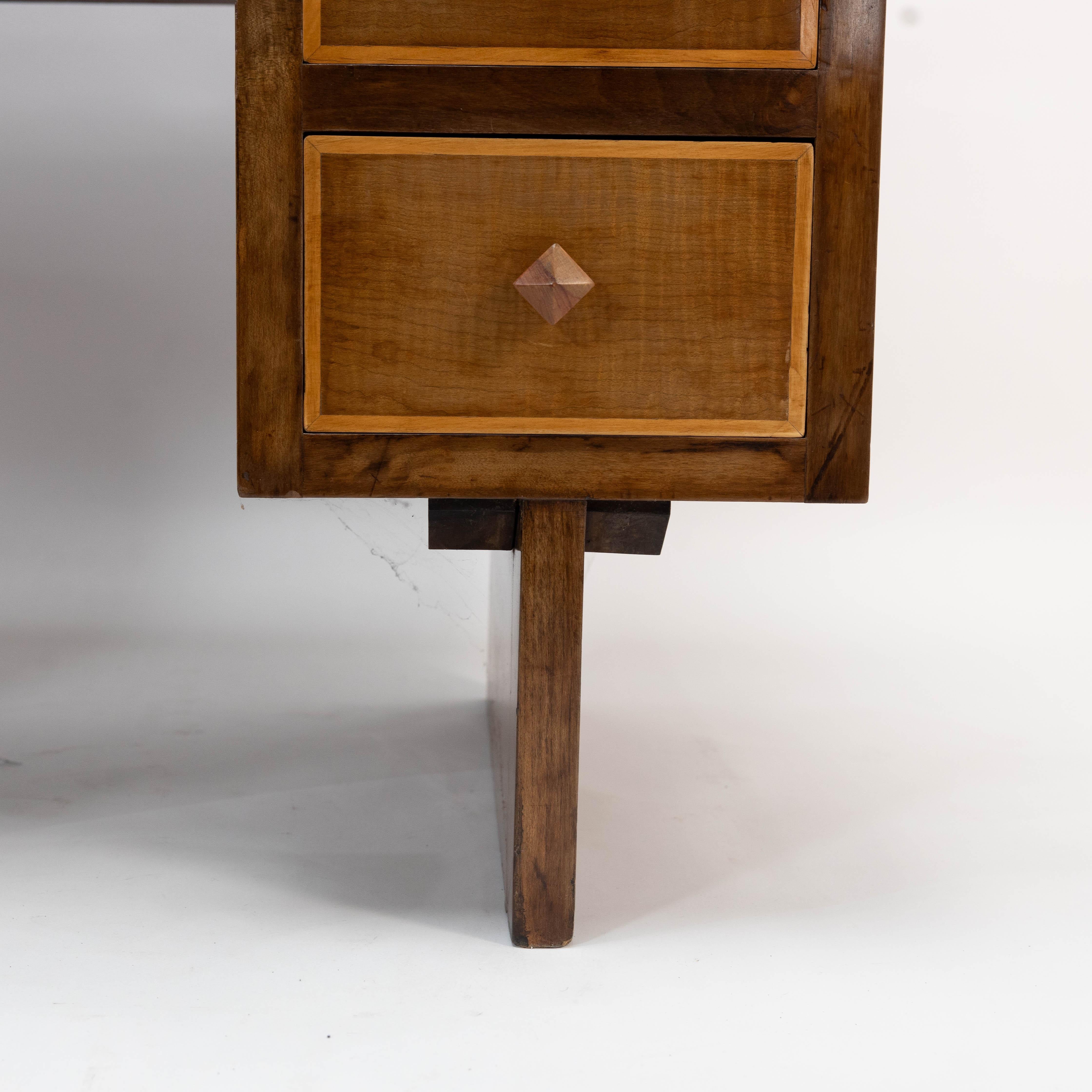 Frank Franks. Un bureau rare conçu à l'origine pour l'exposition Pollard de 1931 en vente 3