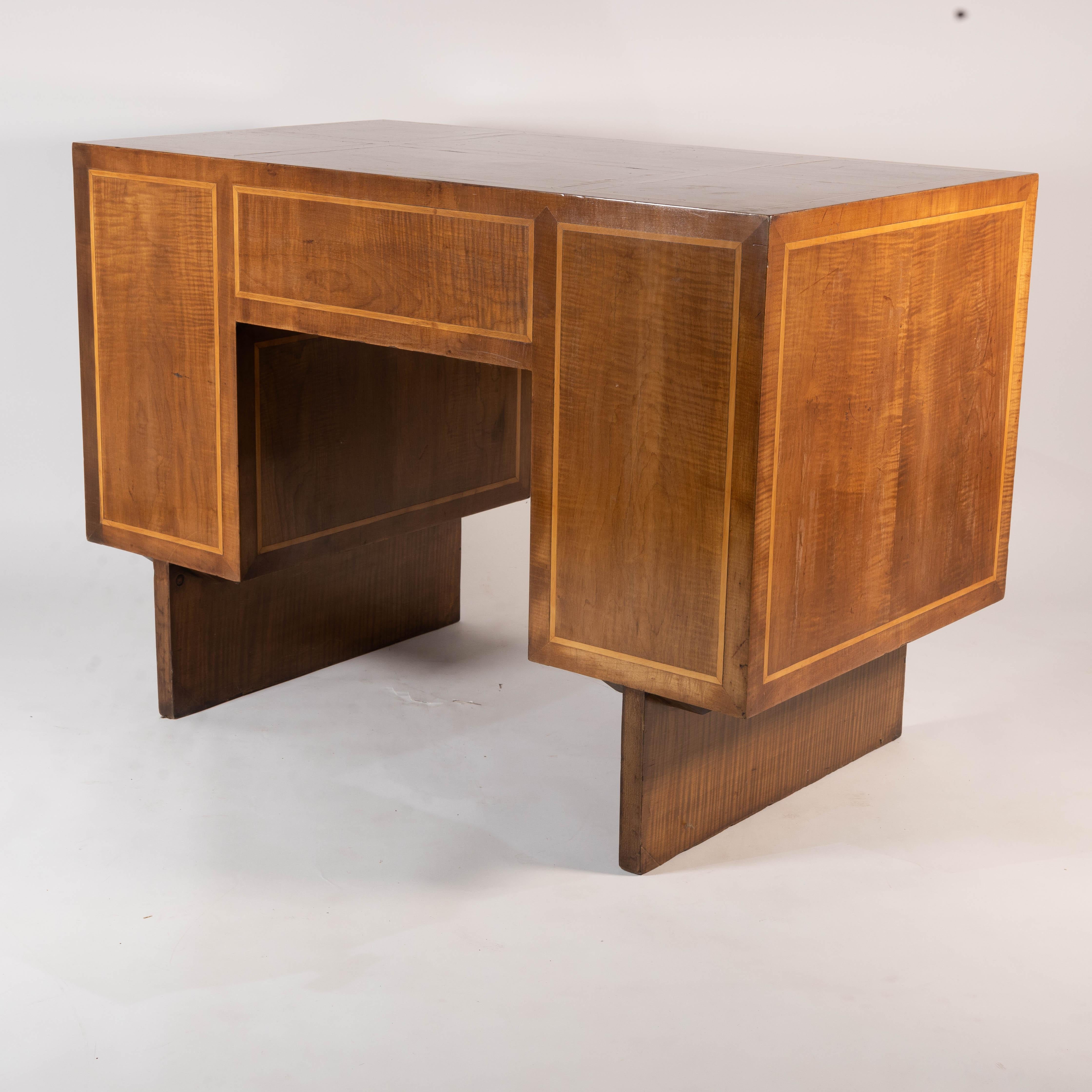 Frank Franks. Un bureau rare conçu à l'origine pour l'exposition Pollard de 1931 en vente 7