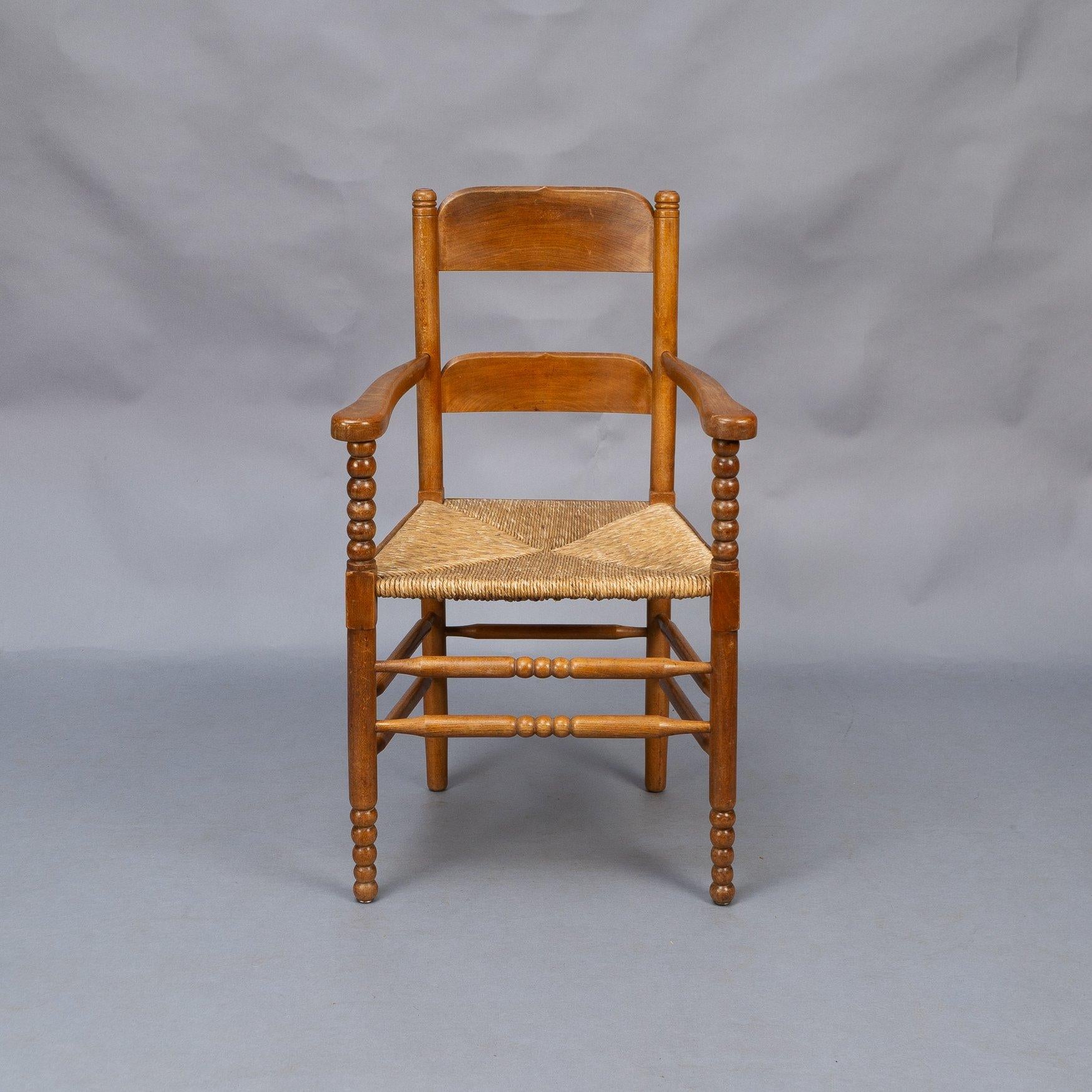 Frank Brangwyn Arts & Crafts Cotswold Style Eichenholzsessel mit Klöppeldrehung (Handgefertigt) im Angebot