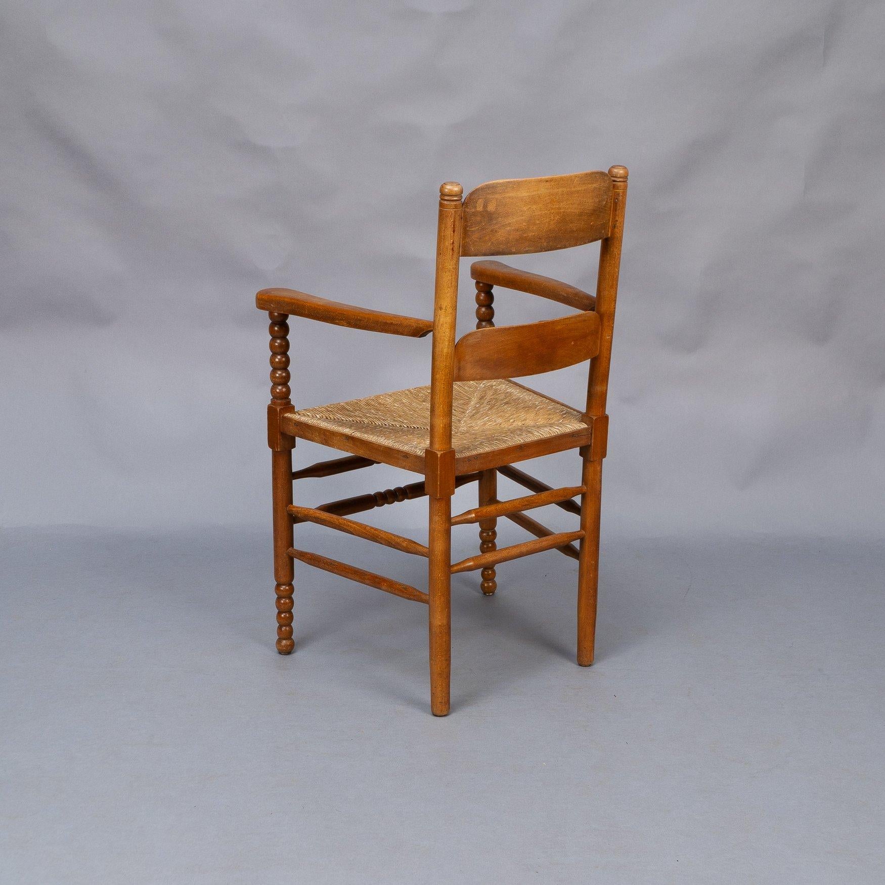 Frank Brangwyn Arts & Crafts Cotswold Style Eichenholzsessel mit Klöppeldrehung (Binse) im Angebot