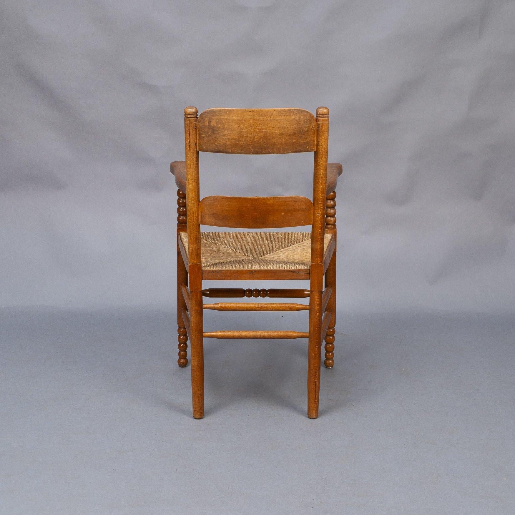 Frank Brangwyn Arts & Crafts Cotswold Style Eichenholzsessel mit Klöppeldrehung im Angebot 1