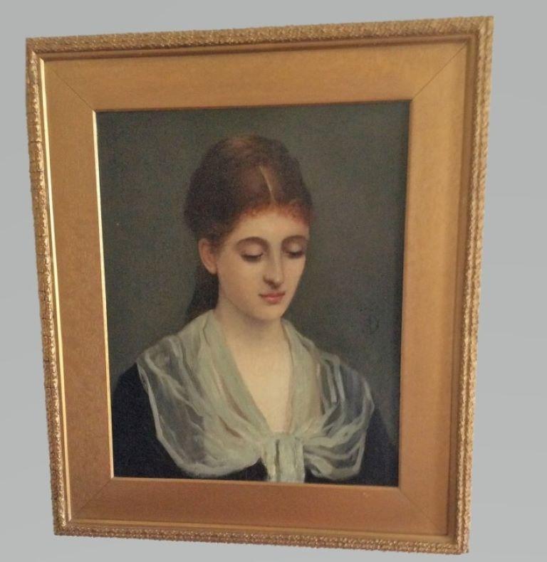 Portrait d'un portrait  Lady très attrayante, tête et épaules en longueur
monogrammé FD, inscrit au verso, huile sur toile, 50 cm x 40 cm
l'ensemble est de 59 x 69 cm.
En bon état général, quelques craquelures. A été recâblée et nettoyée.
Cadre