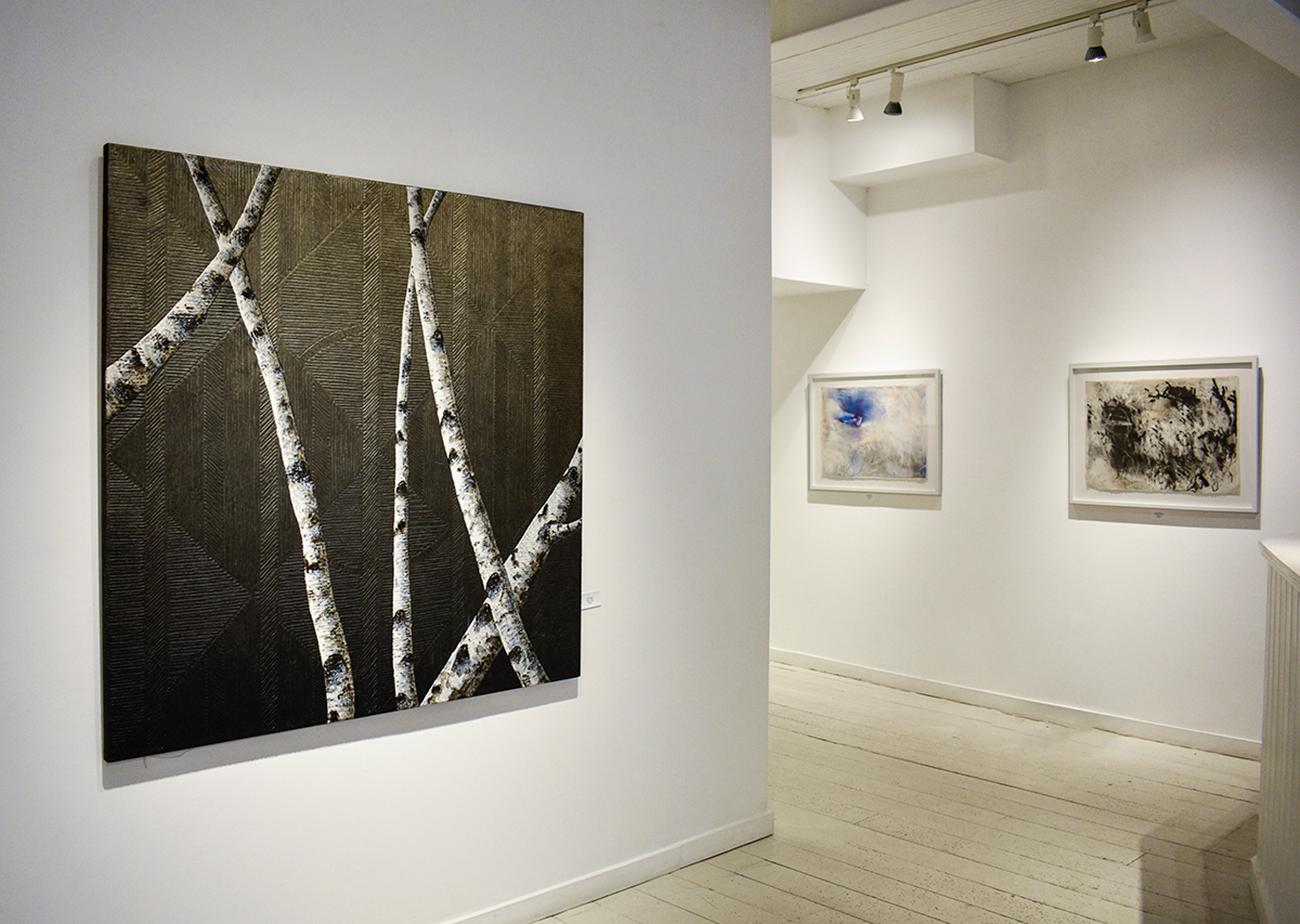 Peinture contemporaine minimaliste « Birches I » avec branches d'arbres sur noir en vente 4