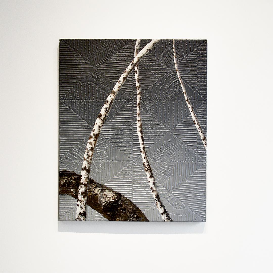 Birches IX: Minimalistisches Landschaftsgemälde von Birkenbäumen auf dunklem Silber – Painting von Frank Faulkner