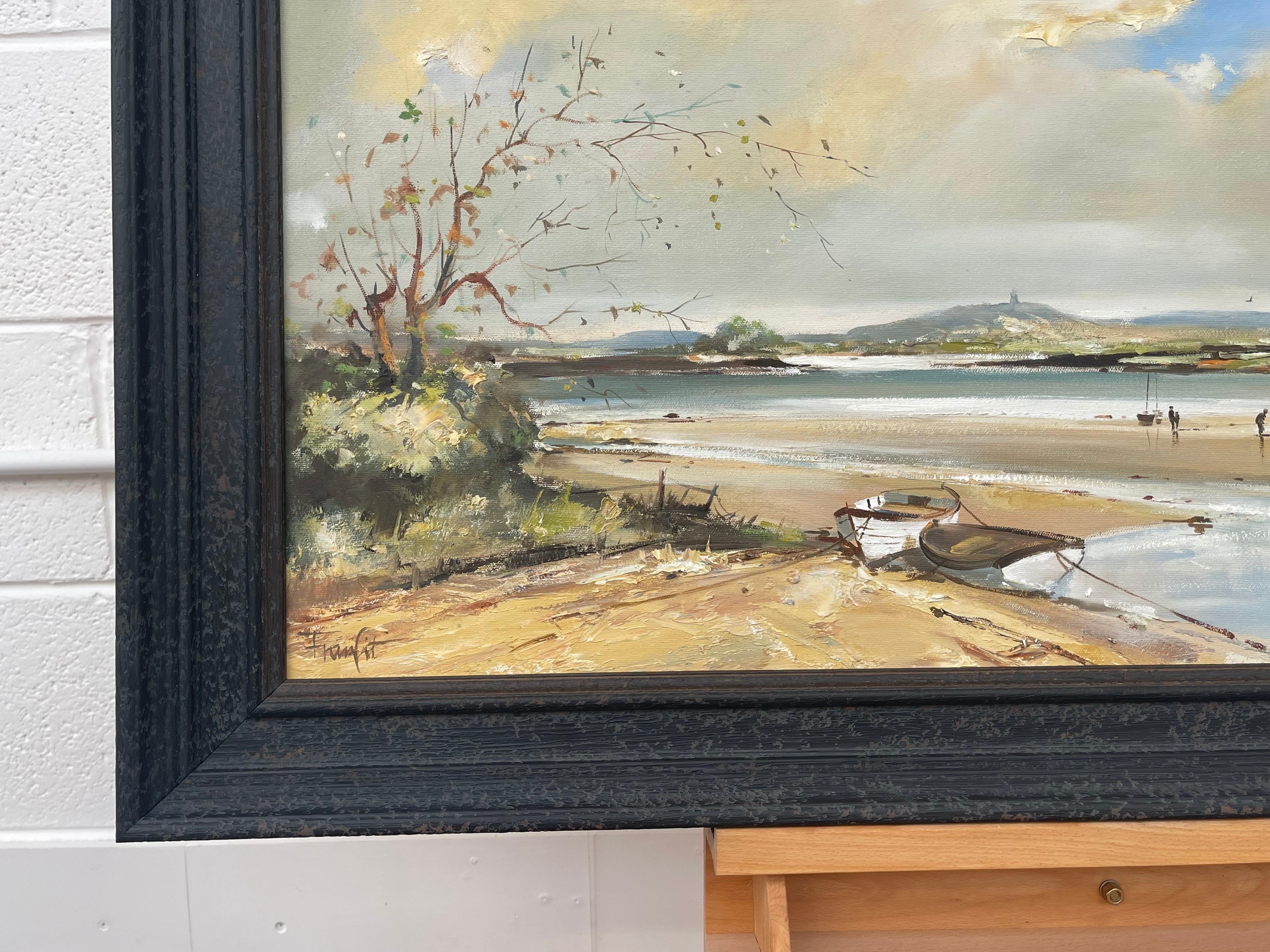 Paysage marin d'Irlande avec bateaux et personnages par un artiste irlandais contemporain en vente 1