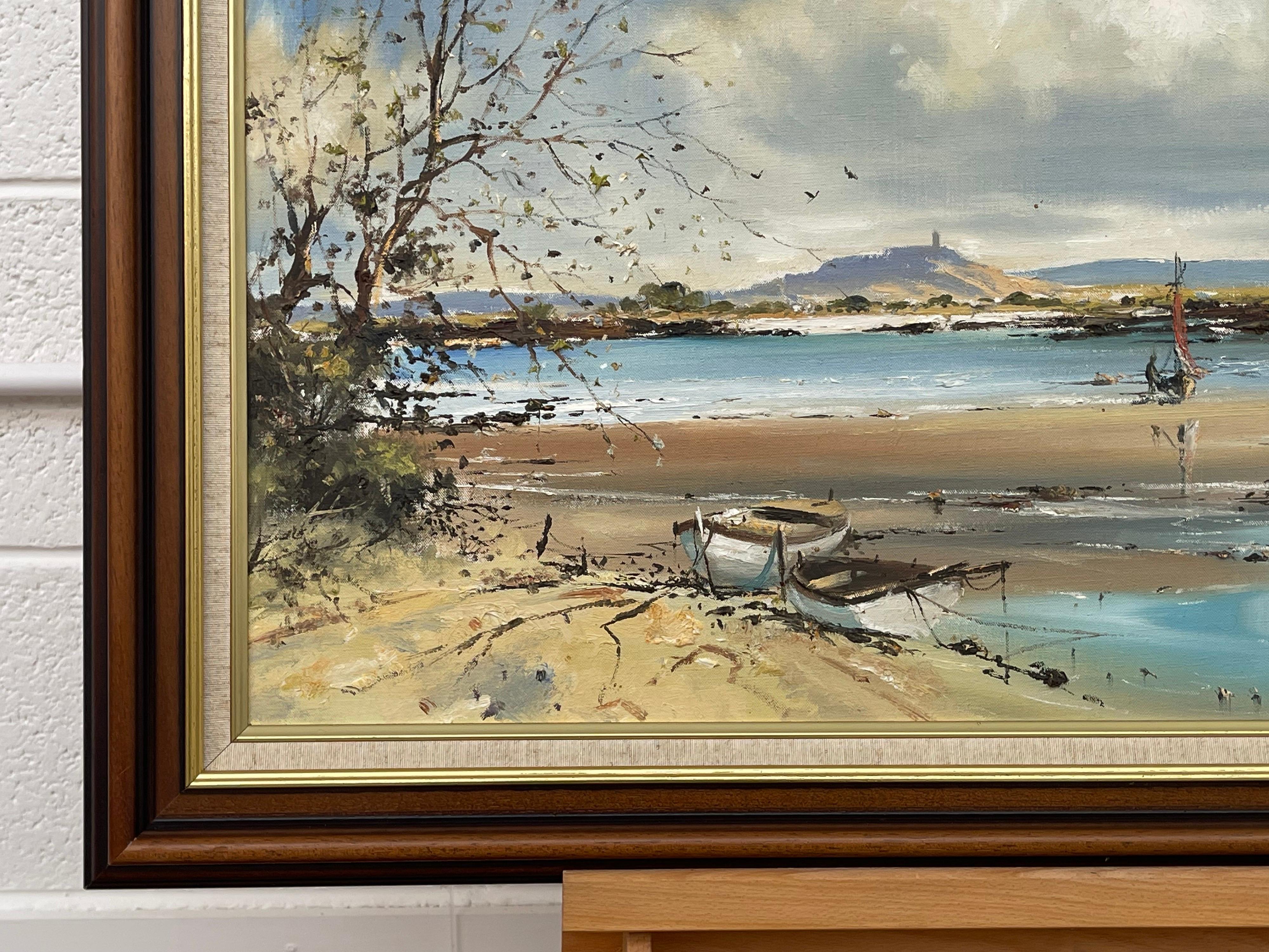 Paysage marin d'Irlande avec bateaux et personnages par un artiste irlandais contemporain en vente 2