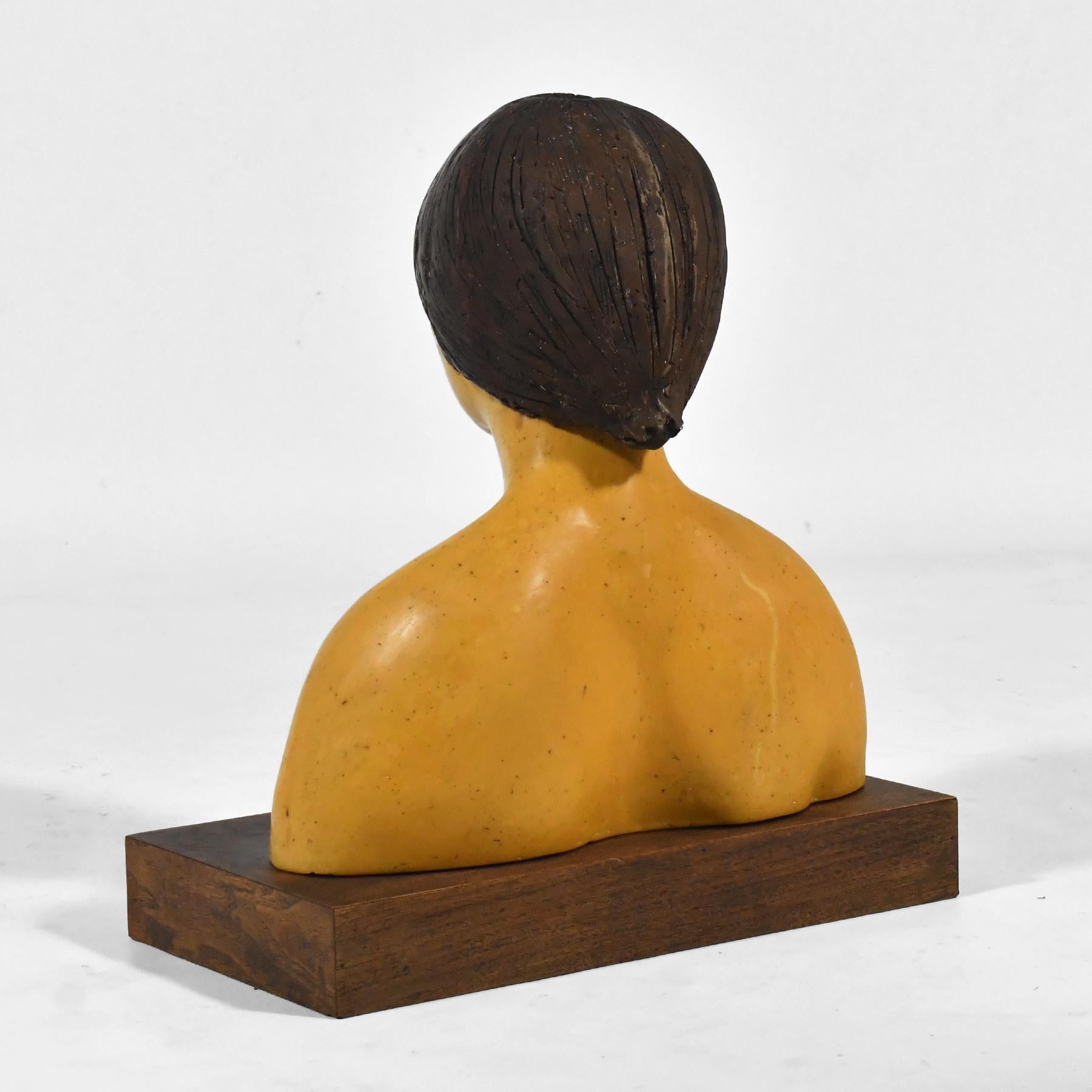 Metà XX secolo Scultura di busto femminile di Frank Gallo in vendita